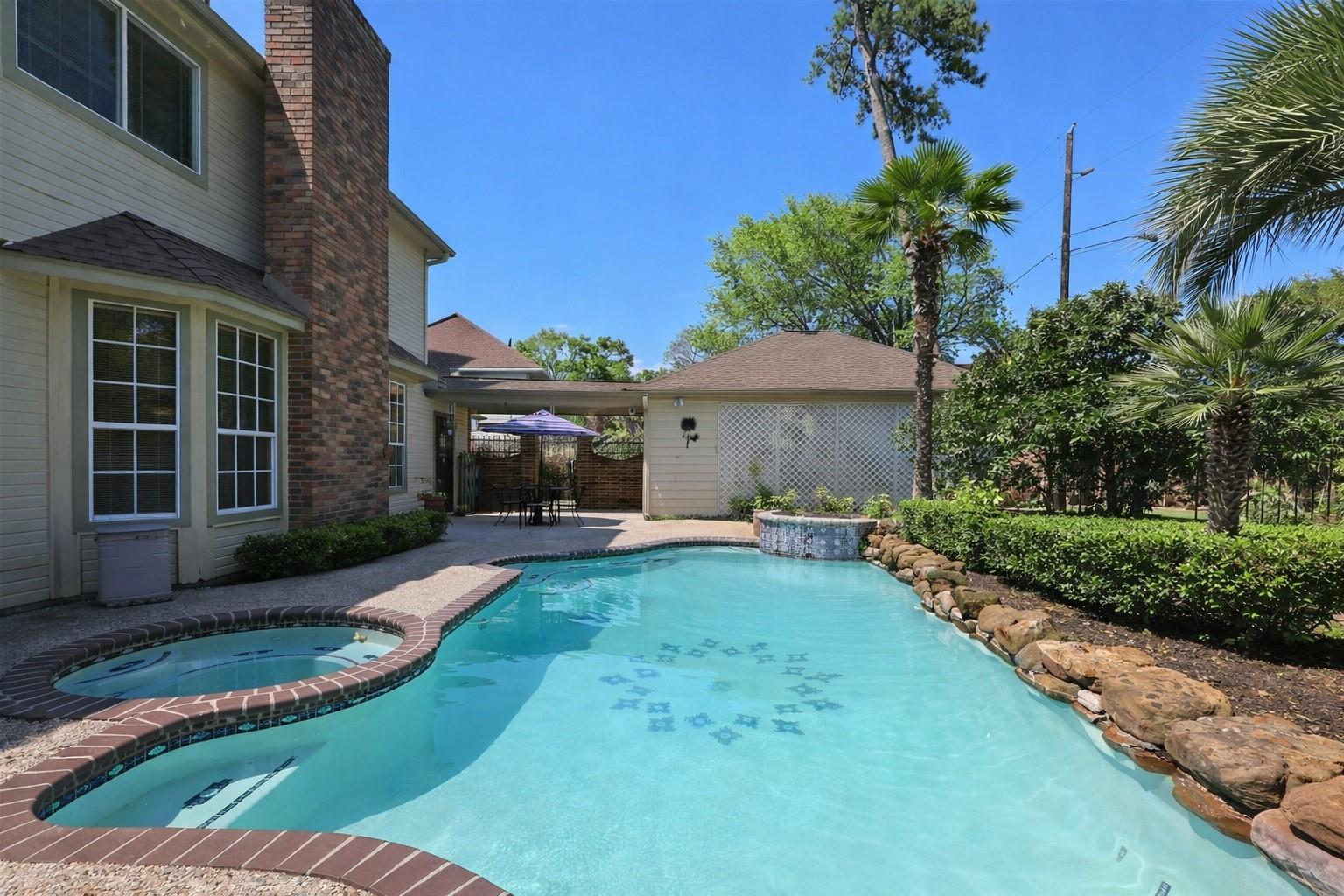 17614 Woodlode Lane