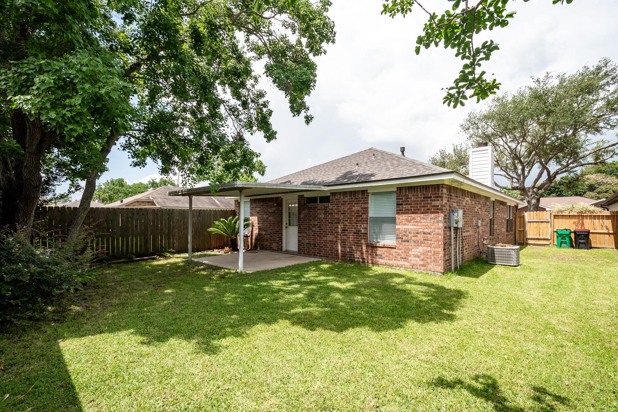 4705 Meadowood Drive