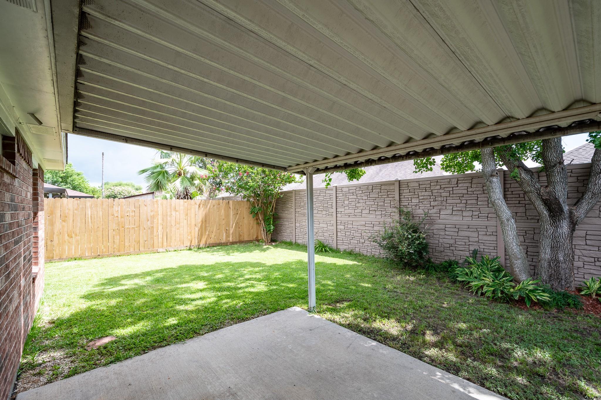 4705 Meadowood Drive