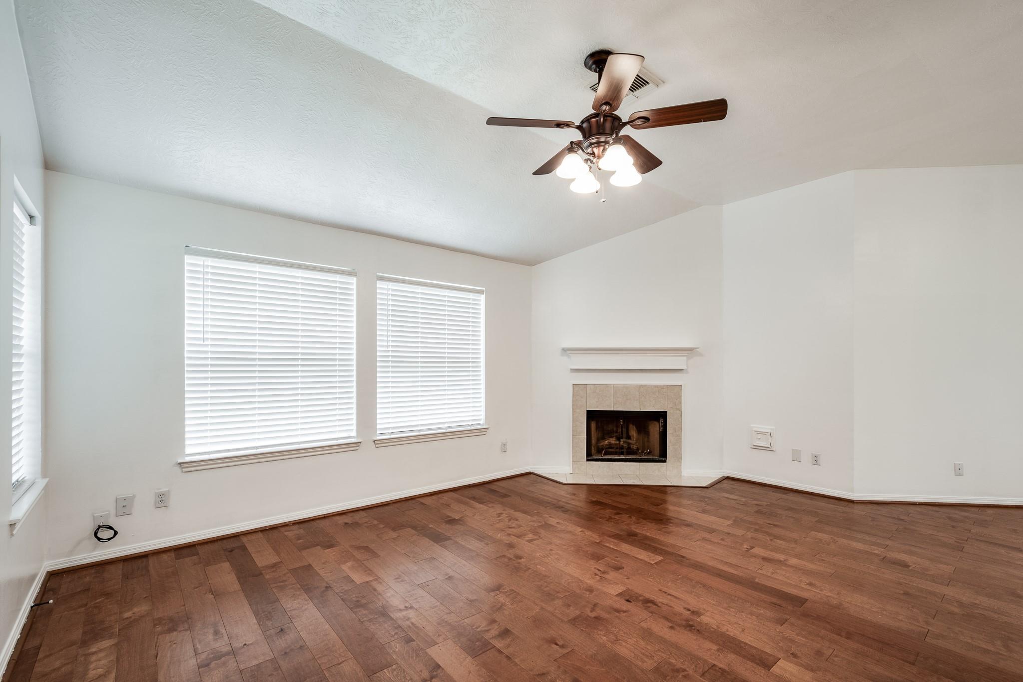 4705 Meadowood Drive