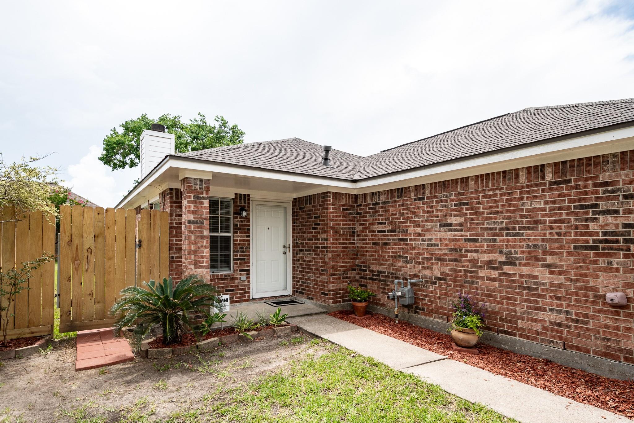 4705 Meadowood Drive