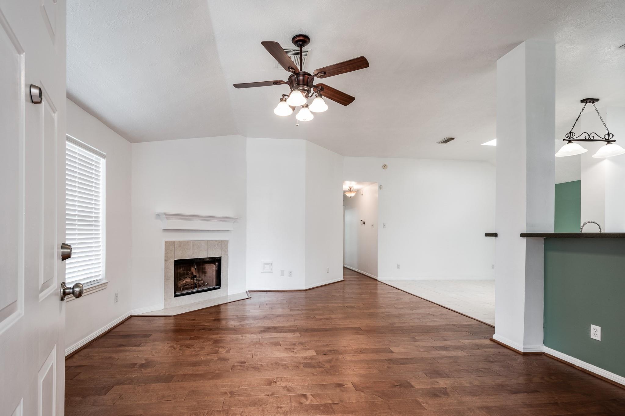 4705 Meadowood Drive