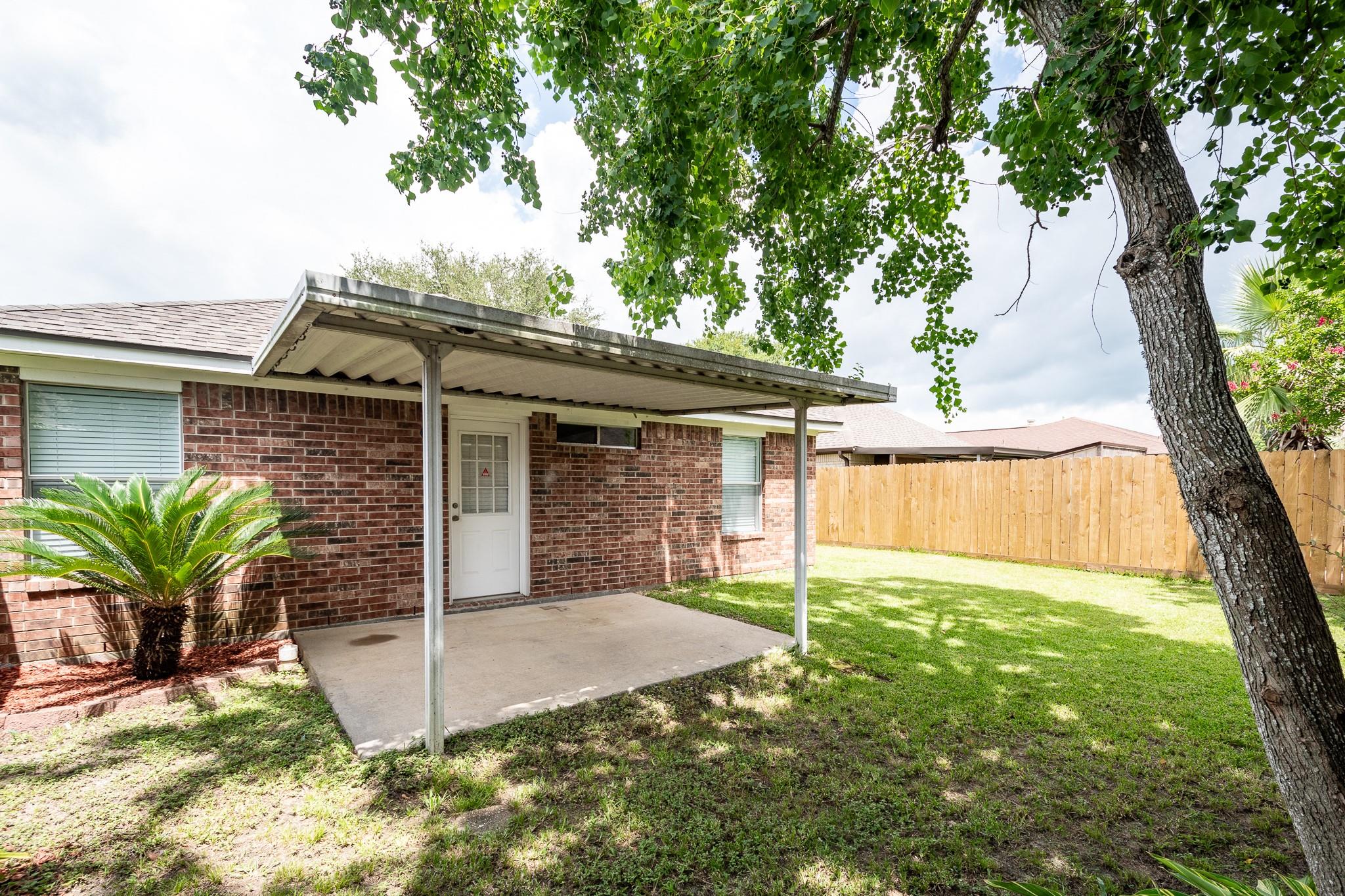 4705 Meadowood Drive