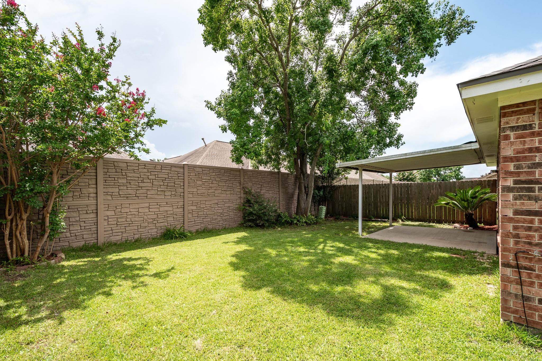 4705 Meadowood Drive