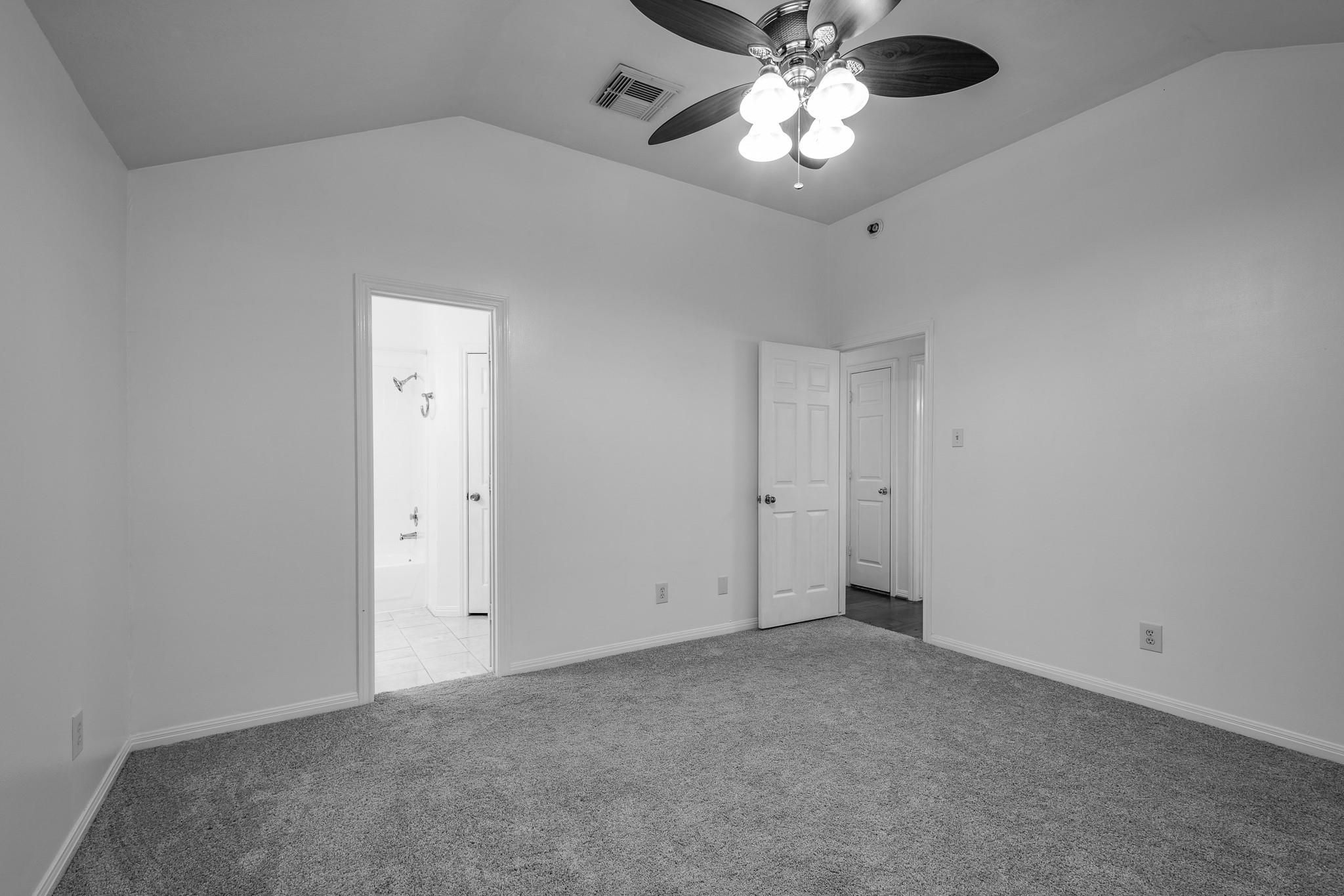 4705 Meadowood Drive