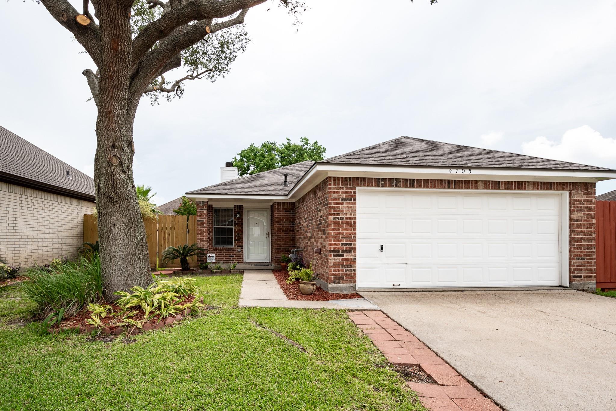 4705 Meadowood Drive