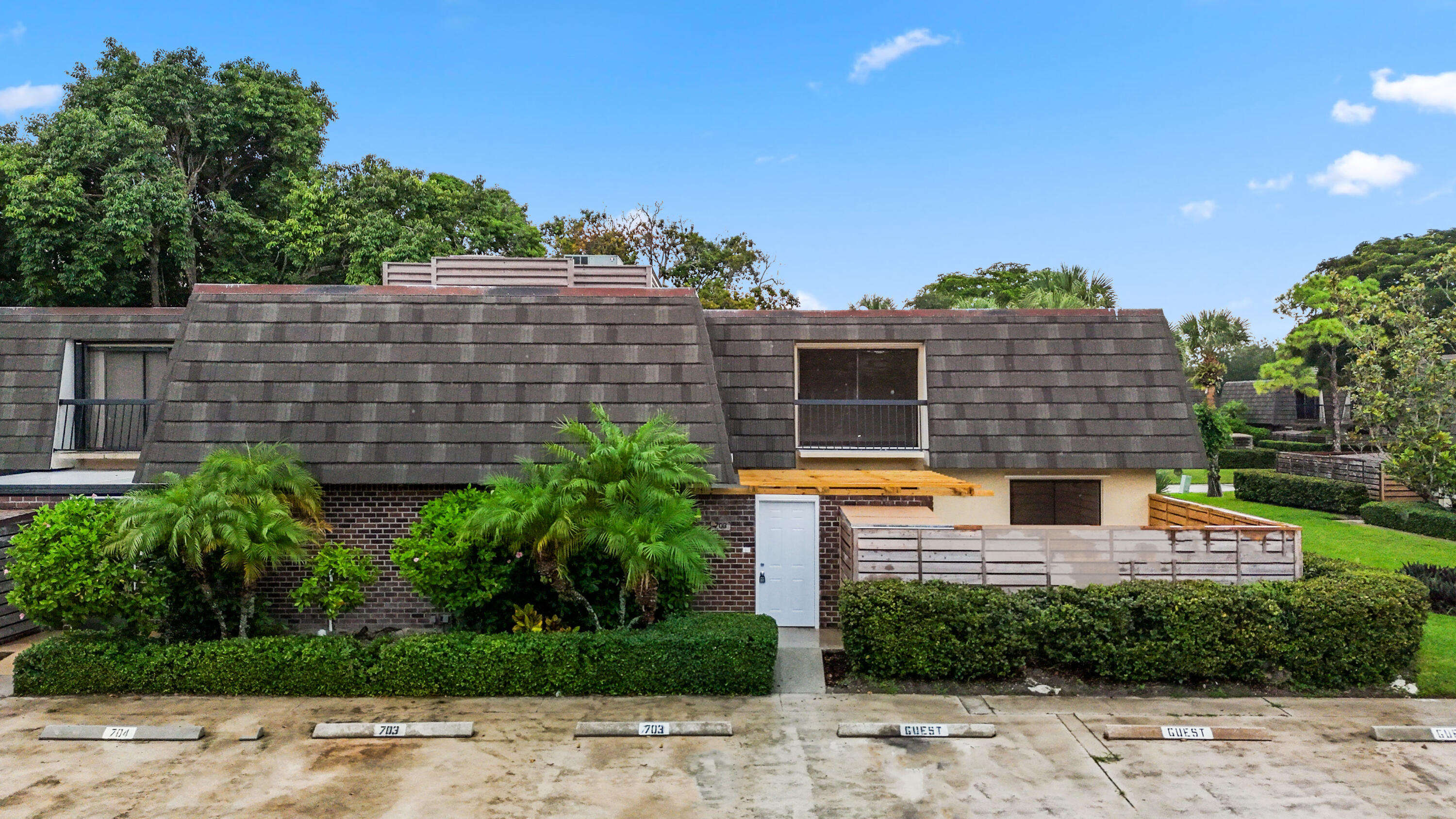 703 7th Terrace Palm Beach Gardens Fl Us 33418 B26082531