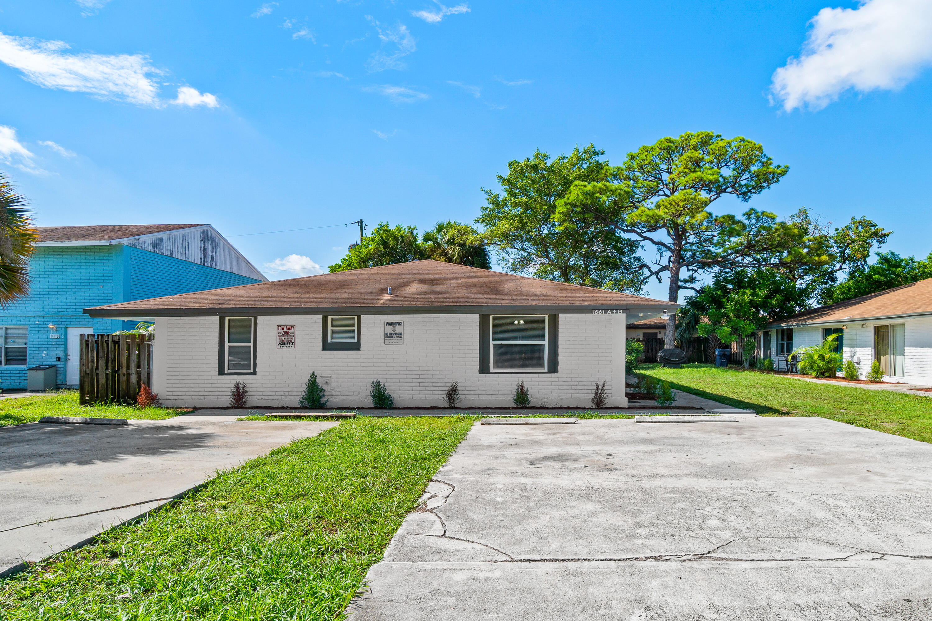 1661 W 27th Street A & B