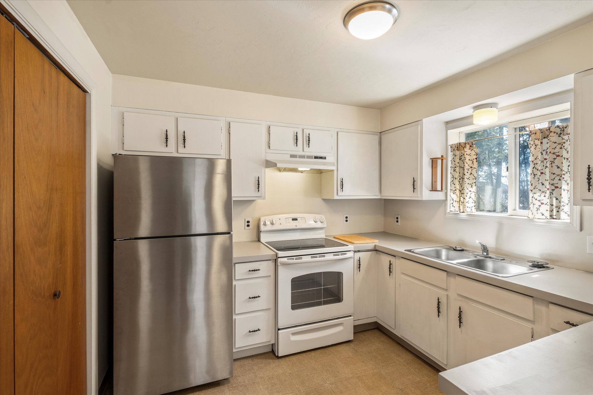 172 Holt Dr A, B & C