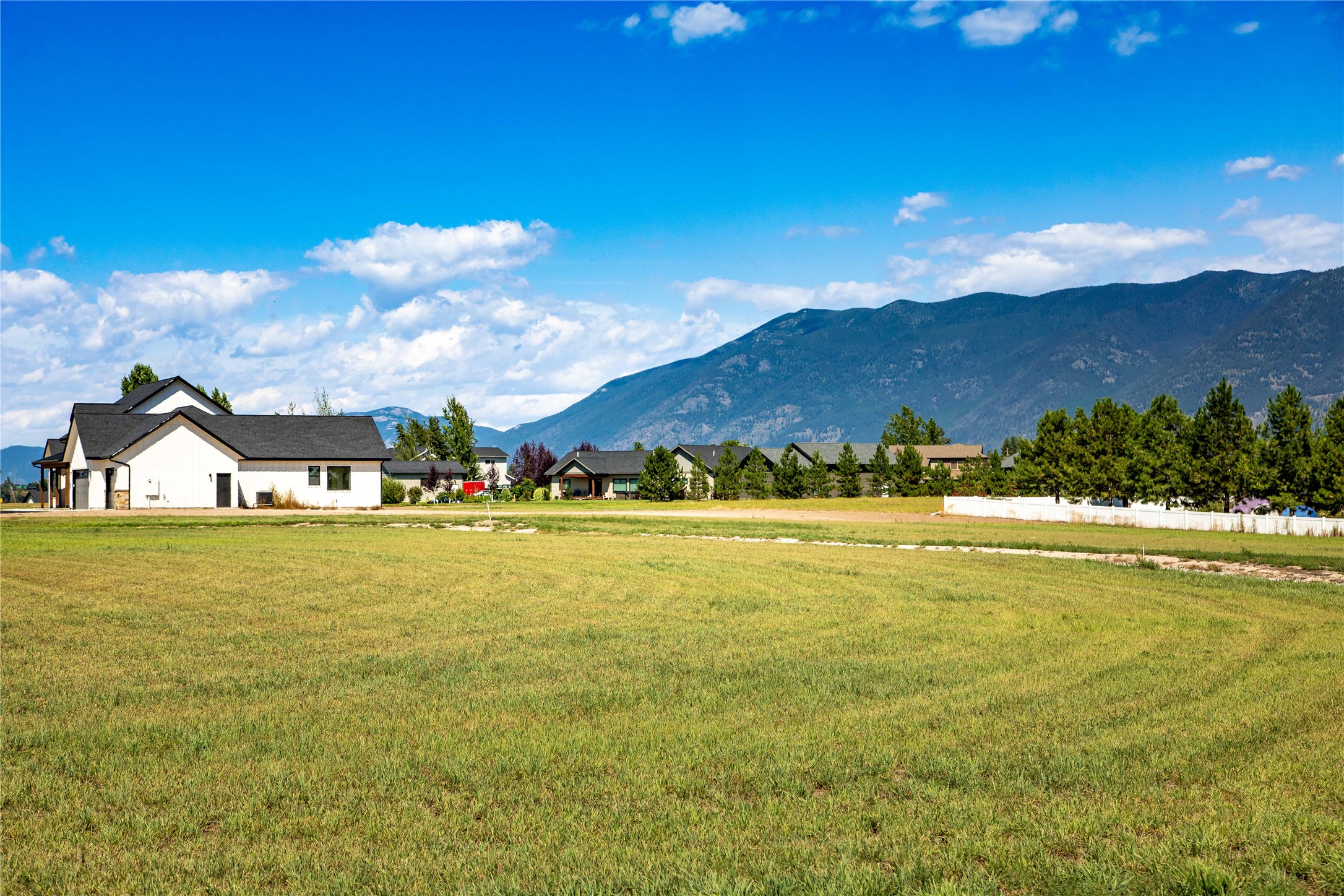 422 Charlotte Peak Dr