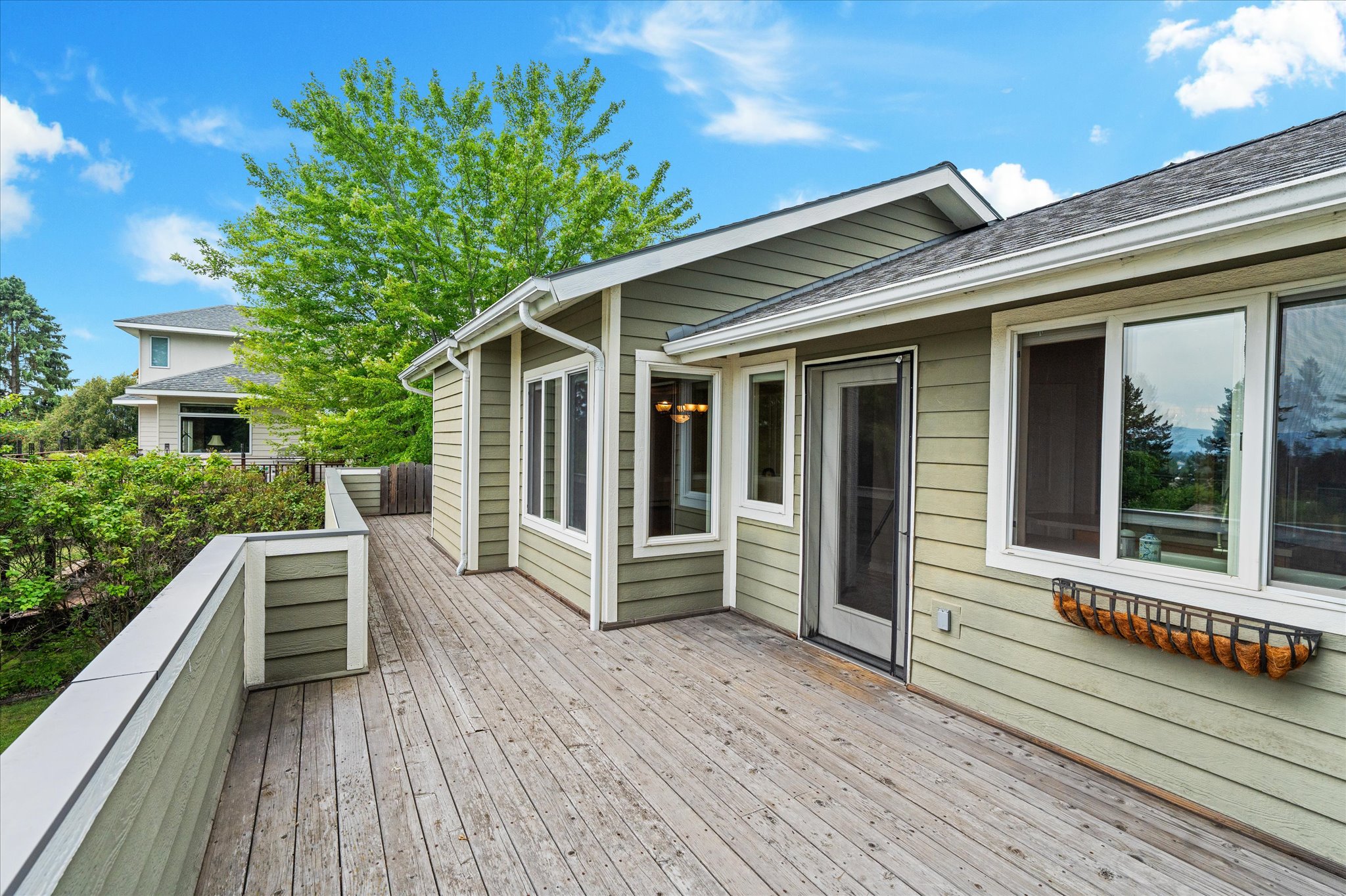 164 Crestline Avenue