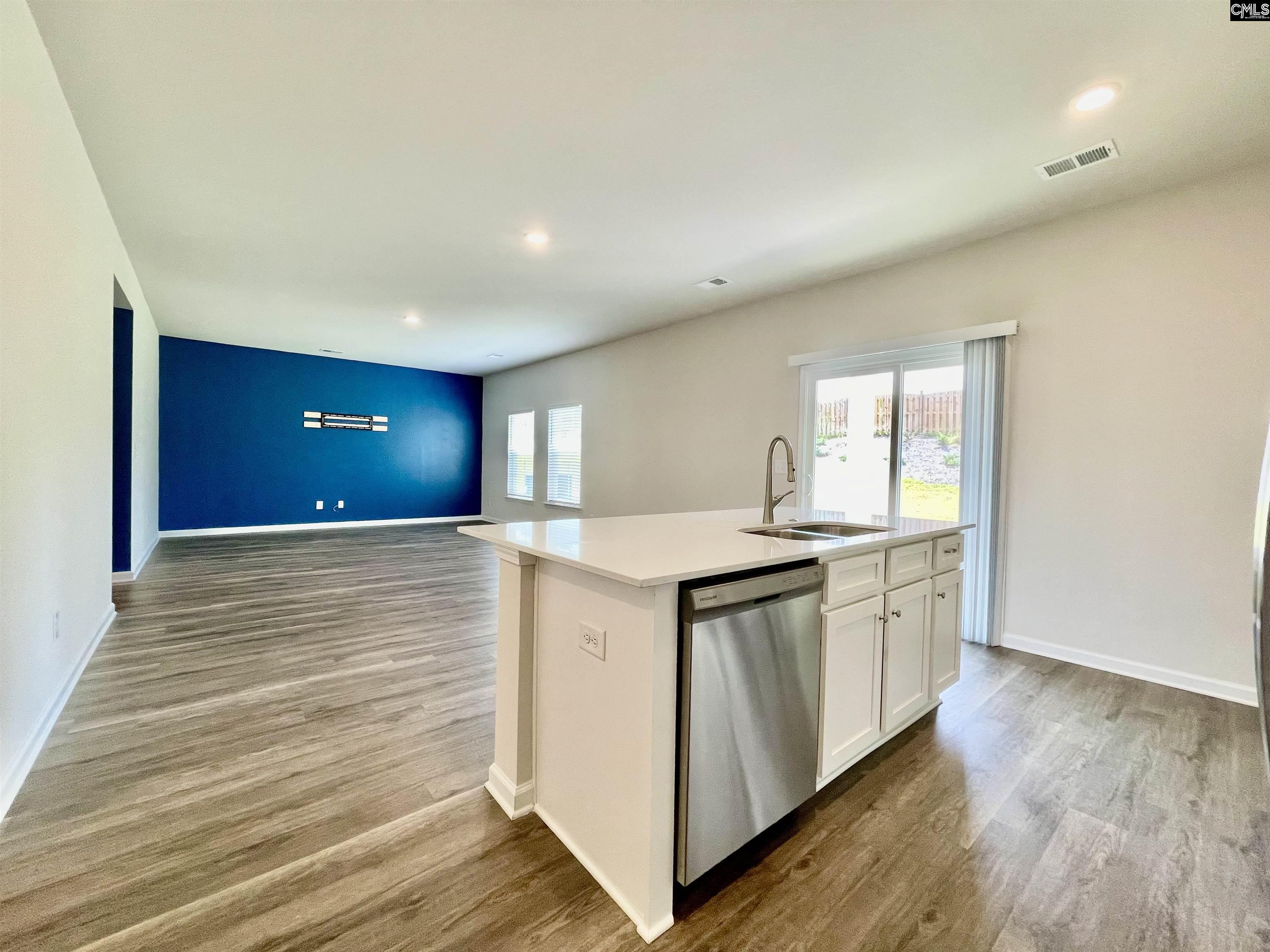 605 Bronze Fantail Run