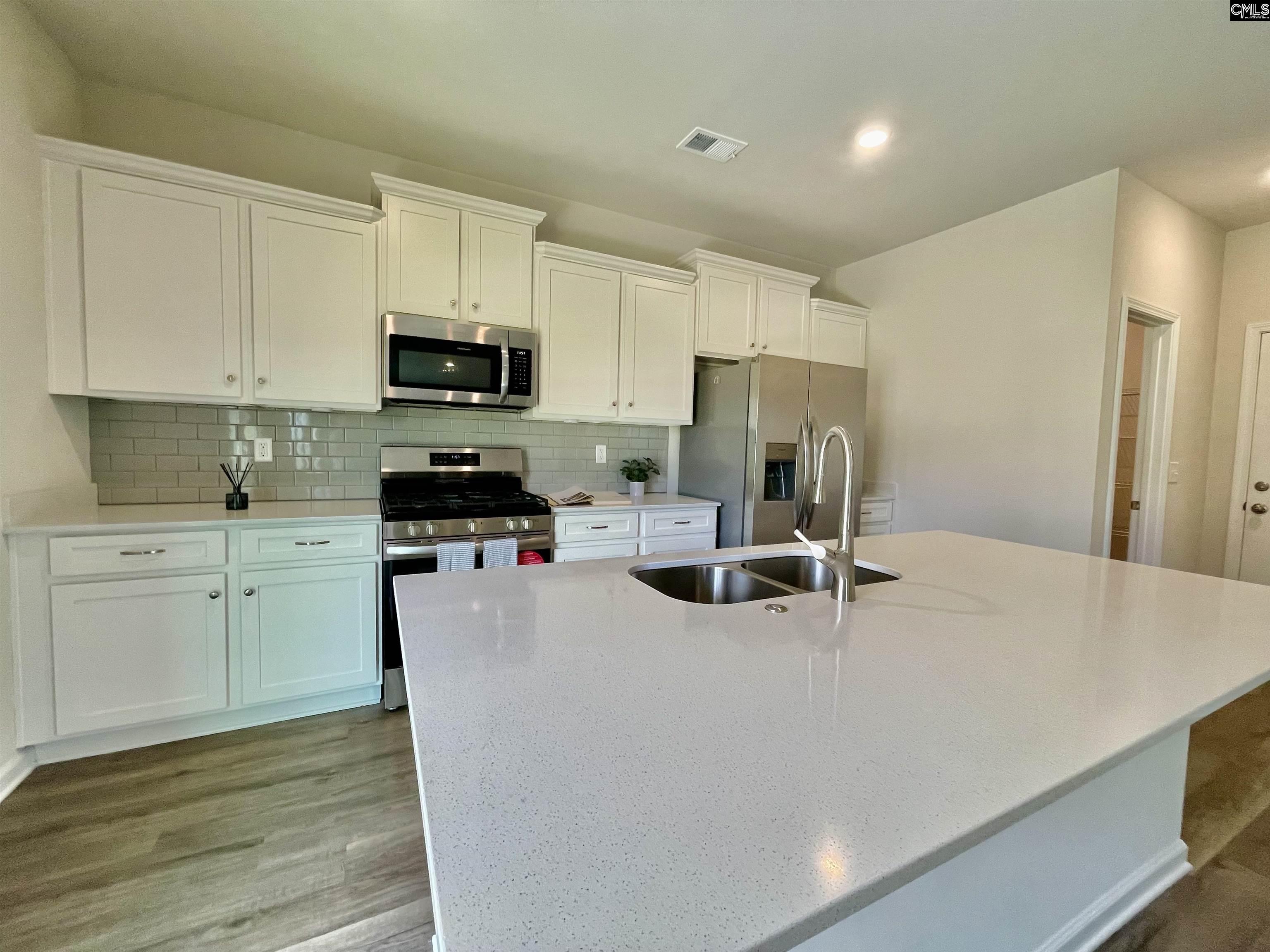 605 Bronze Fantail Run