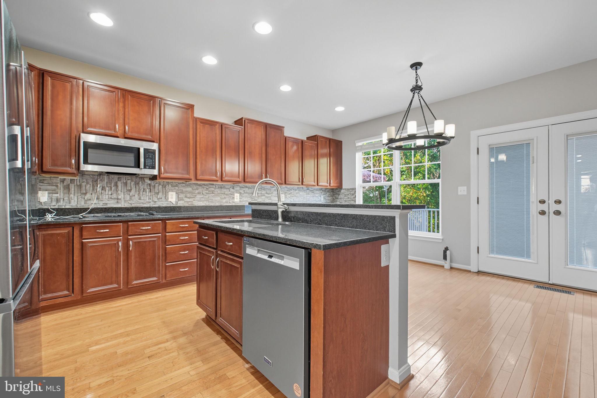 8151 DOVE COTTAGE COURT