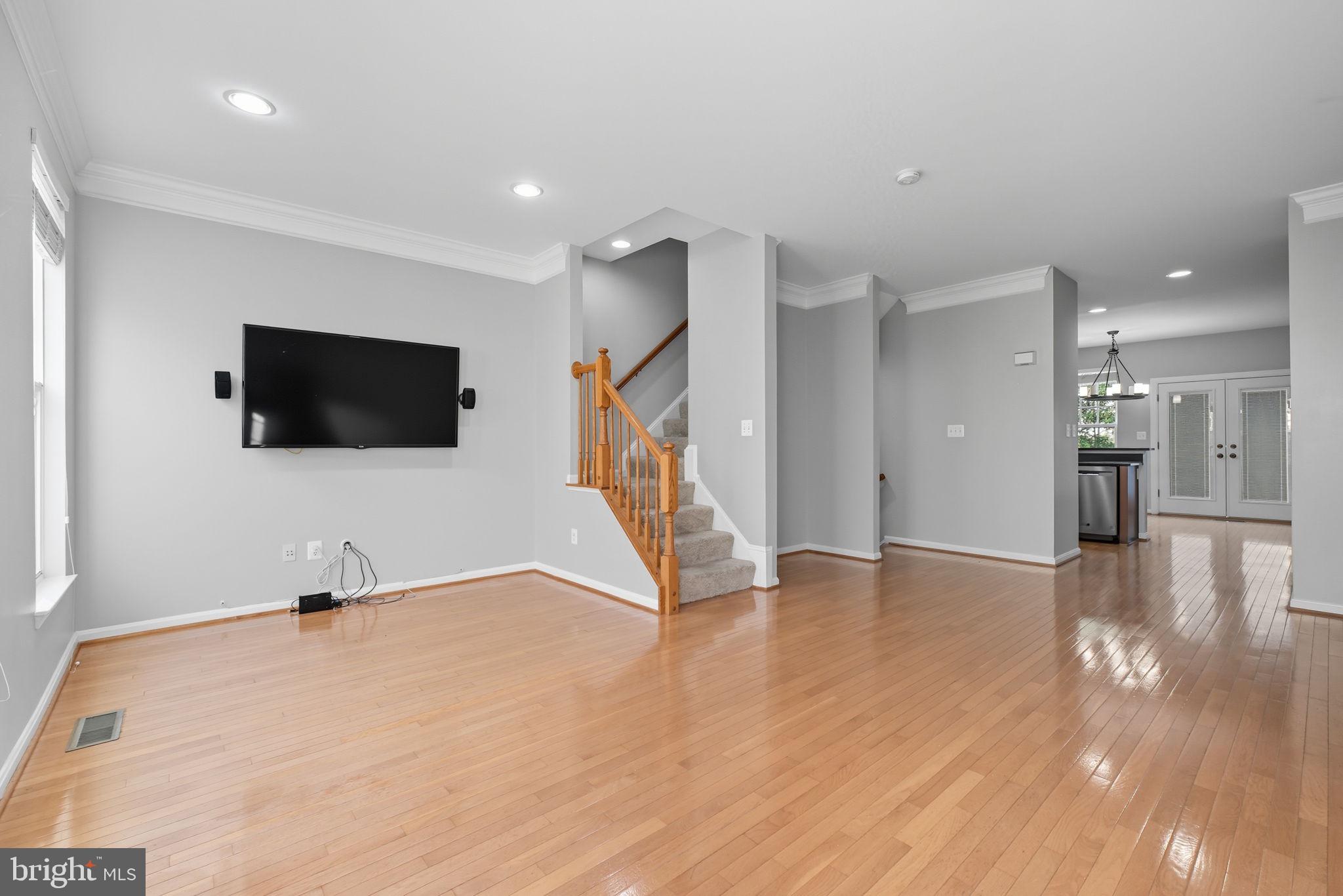 8151 DOVE COTTAGE COURT