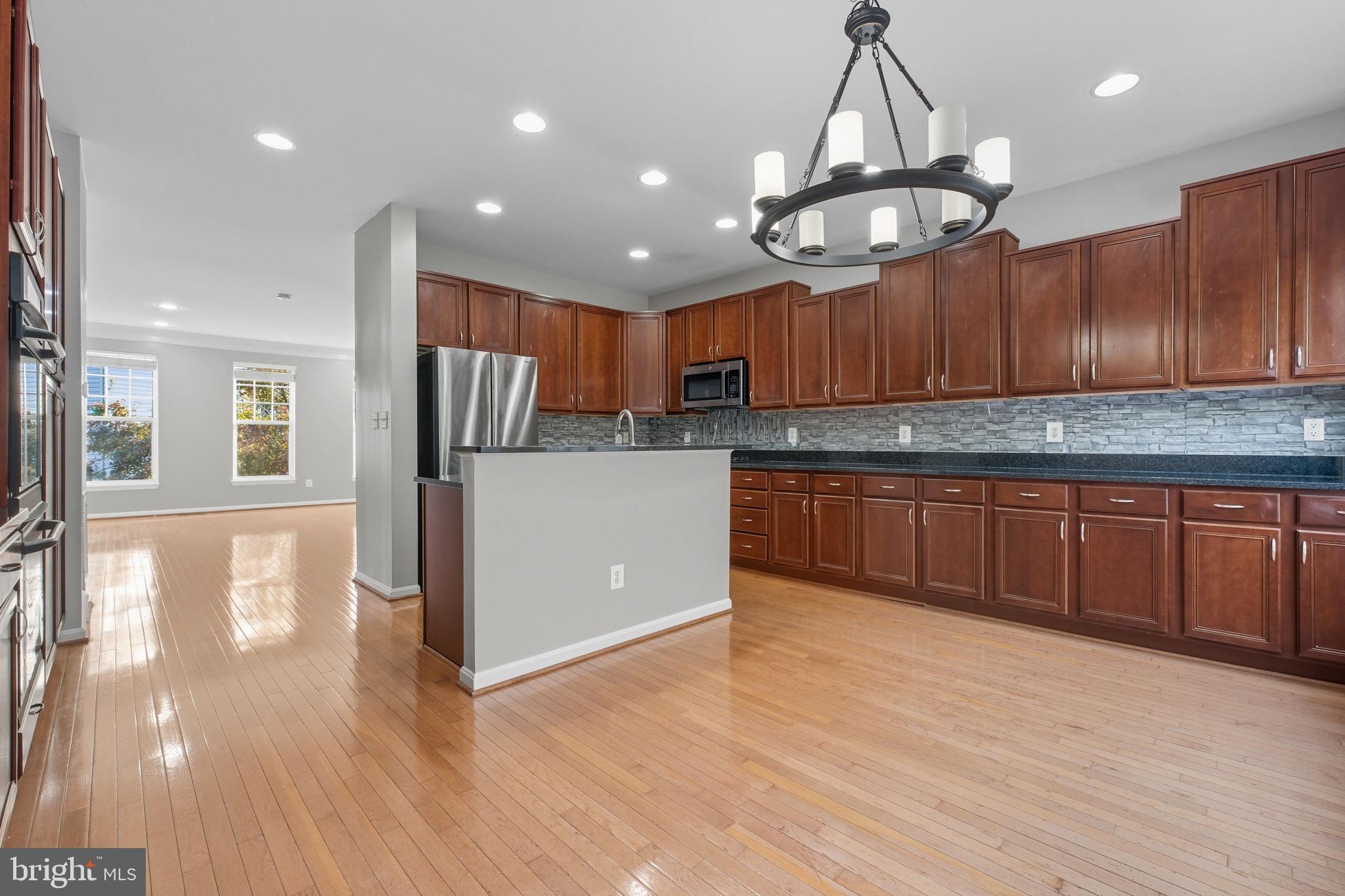 8151 DOVE COTTAGE COURT