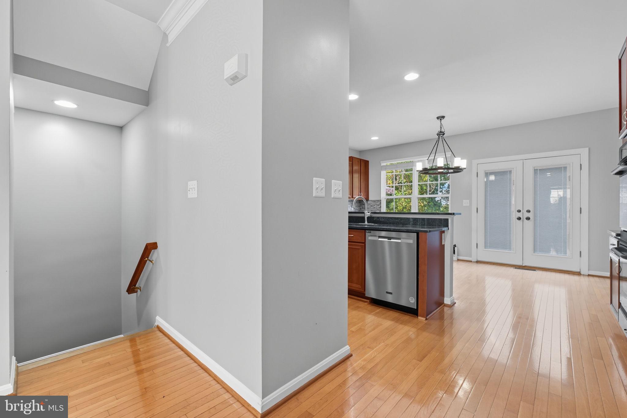 8151 DOVE COTTAGE COURT