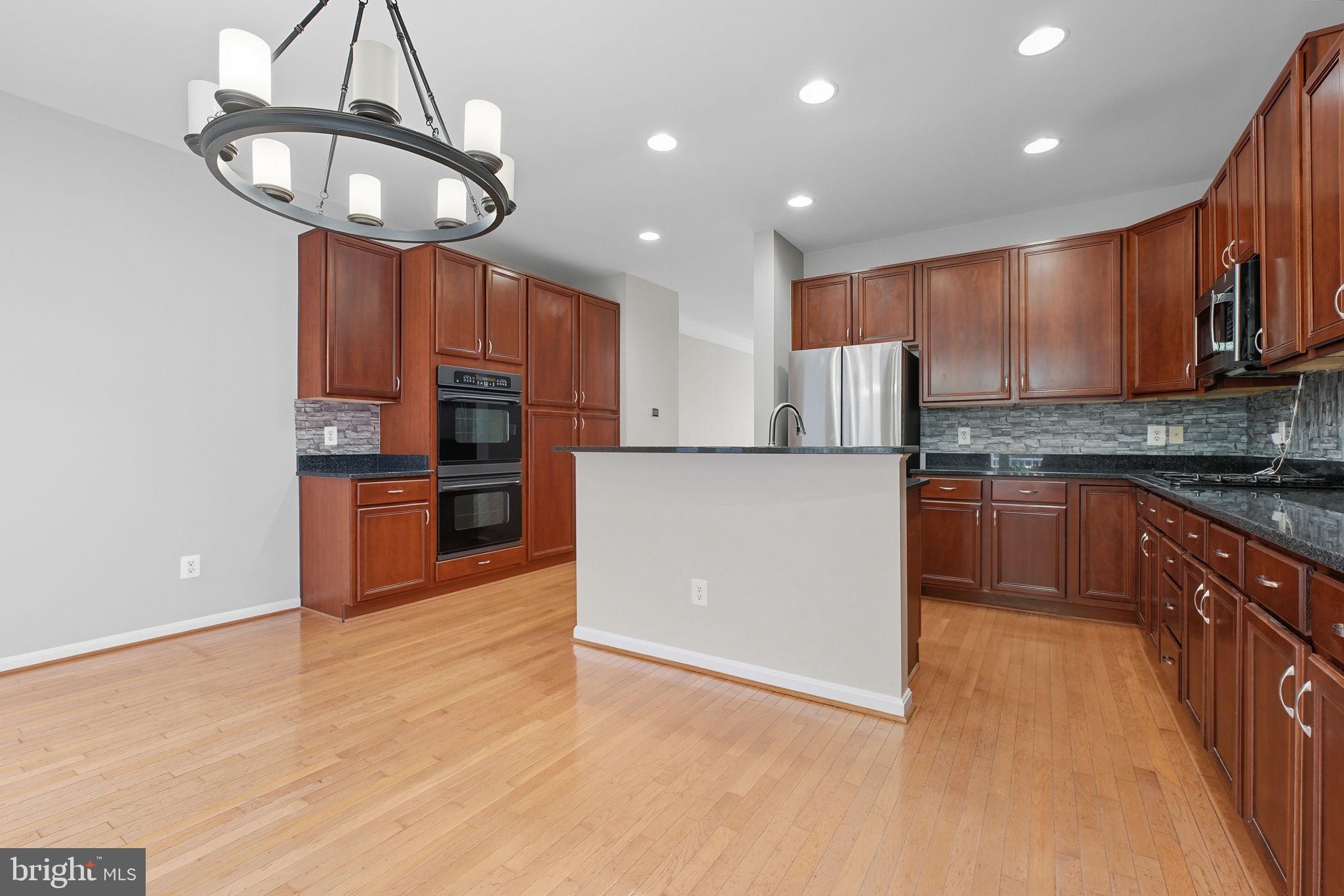 8151 DOVE COTTAGE COURT