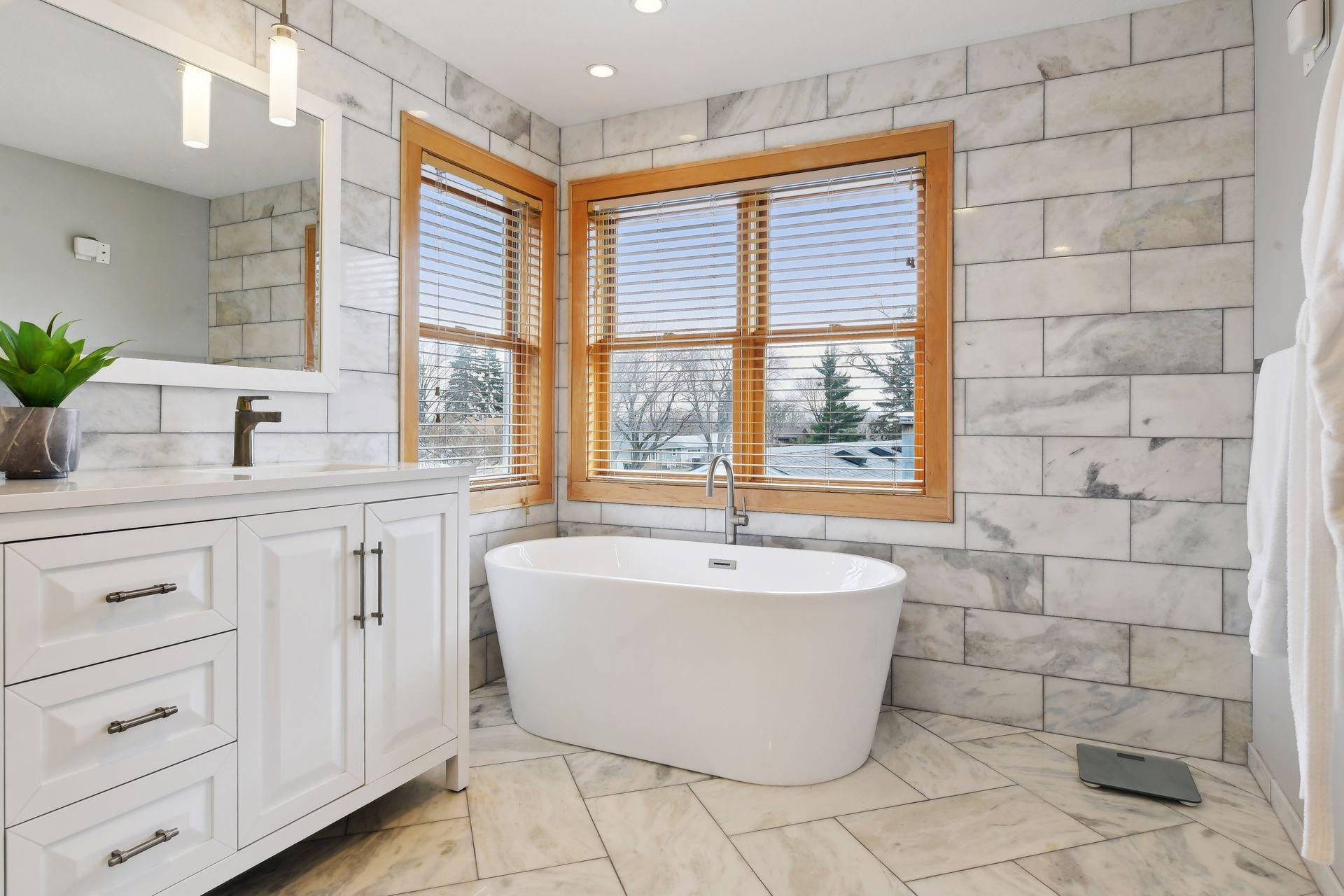 4152 Cleveland Street NE