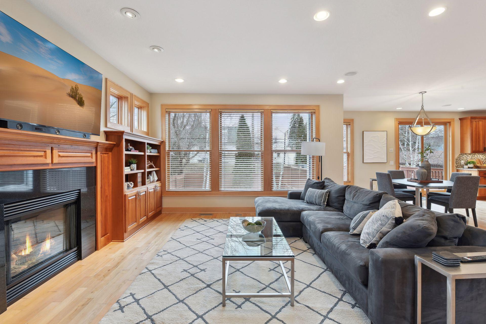 4152 Cleveland Street NE