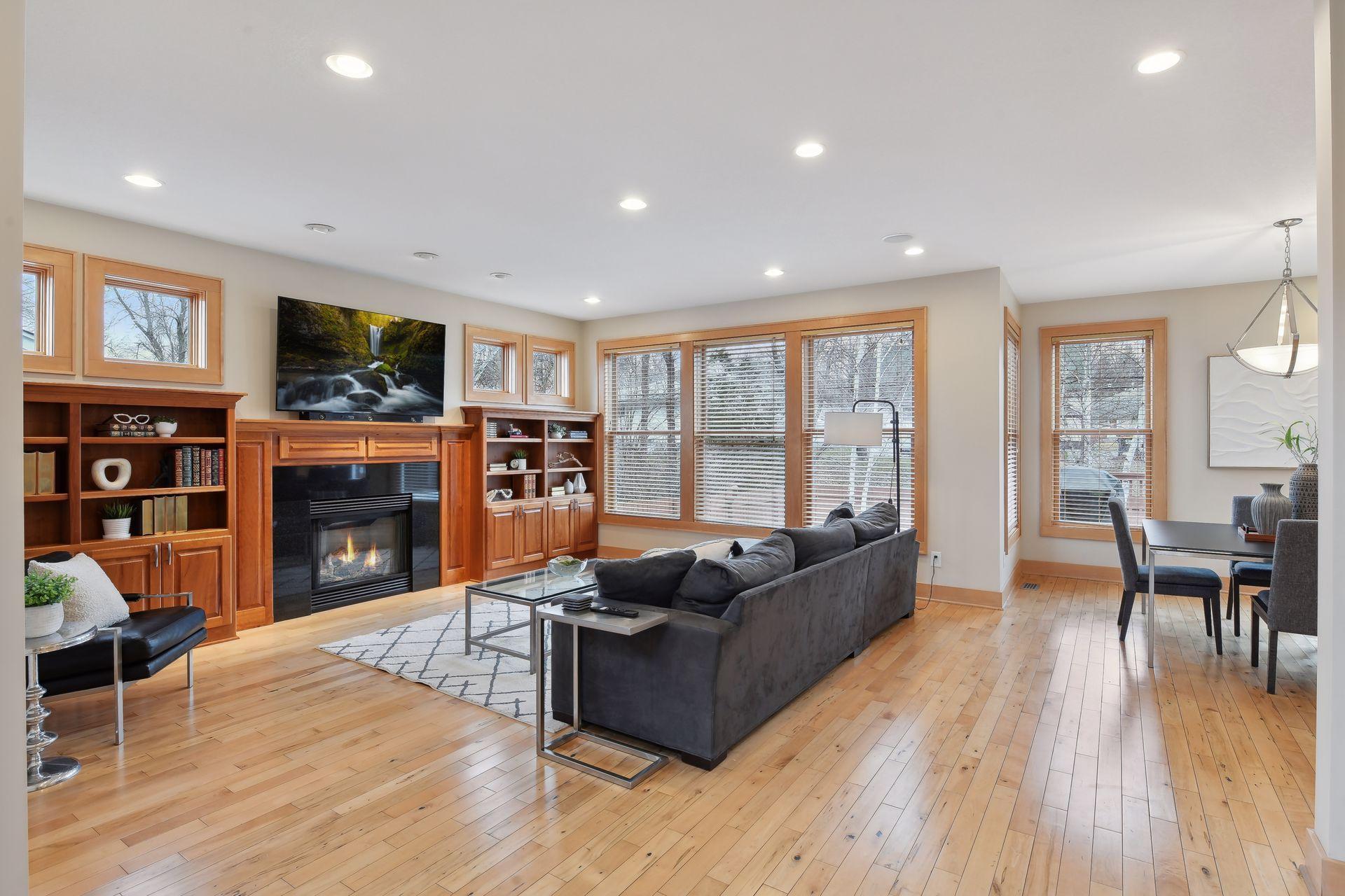 4152 Cleveland Street NE