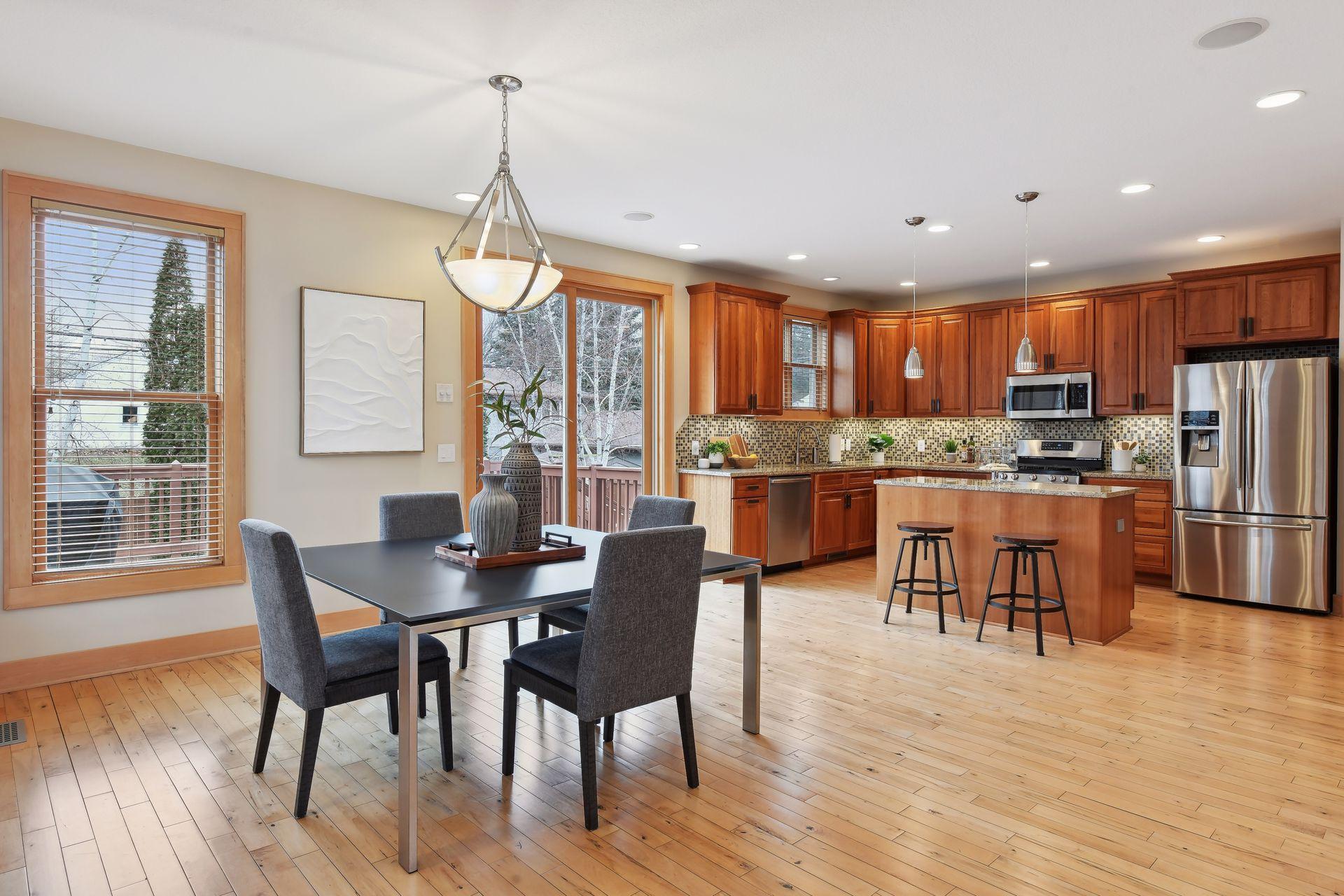 4152 Cleveland Street NE