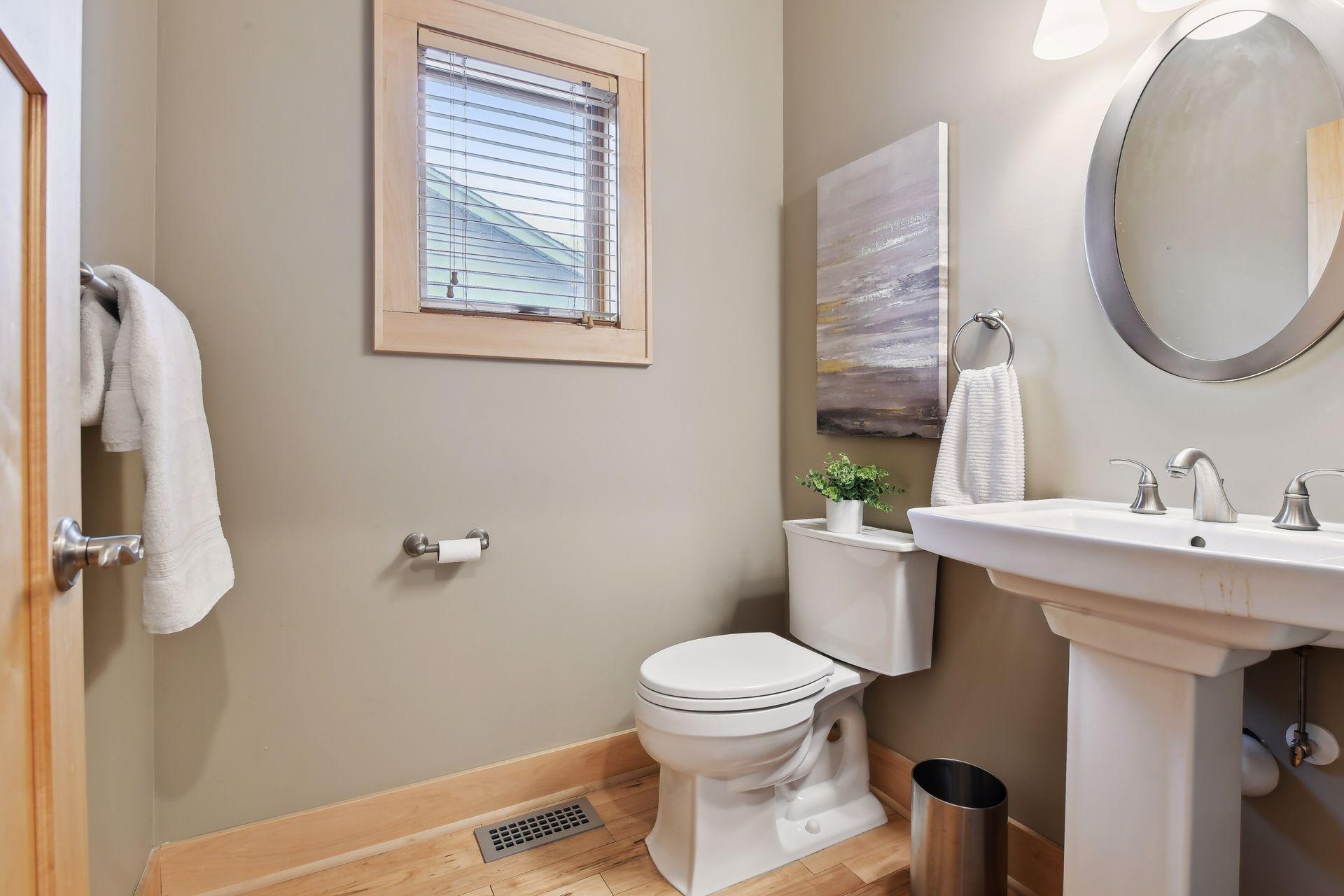 4152 Cleveland Street NE