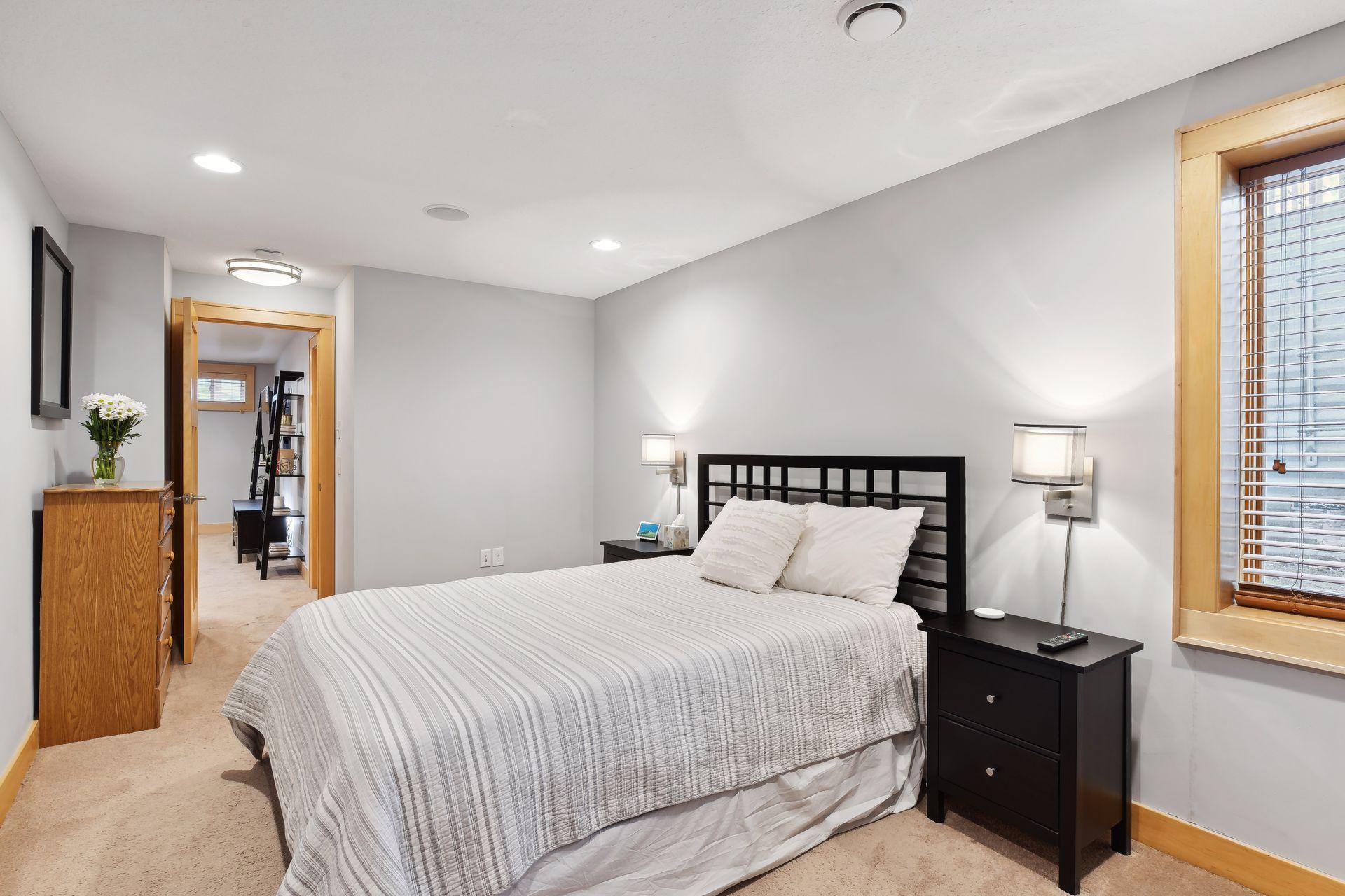 4152 Cleveland Street NE