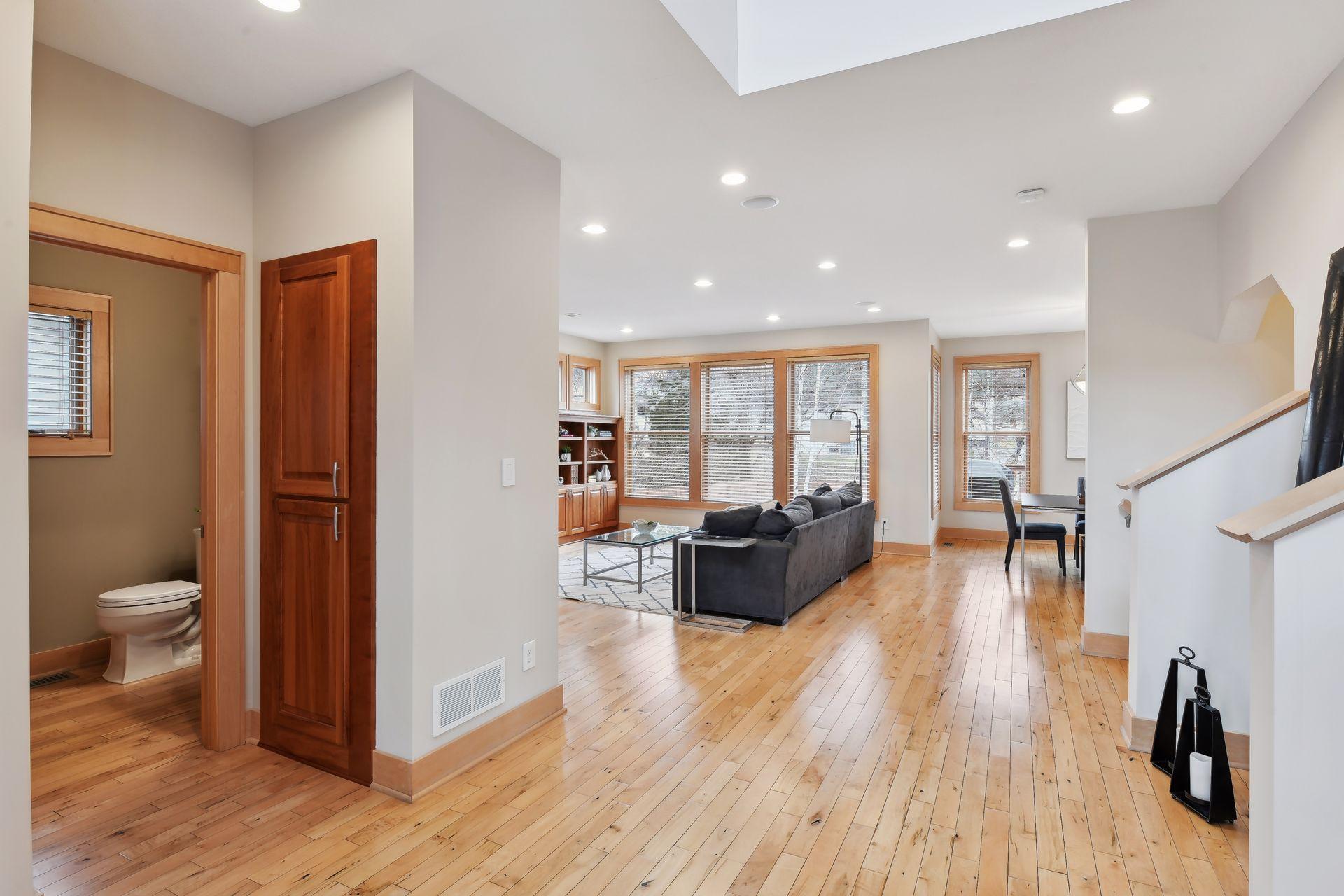 4152 Cleveland Street NE