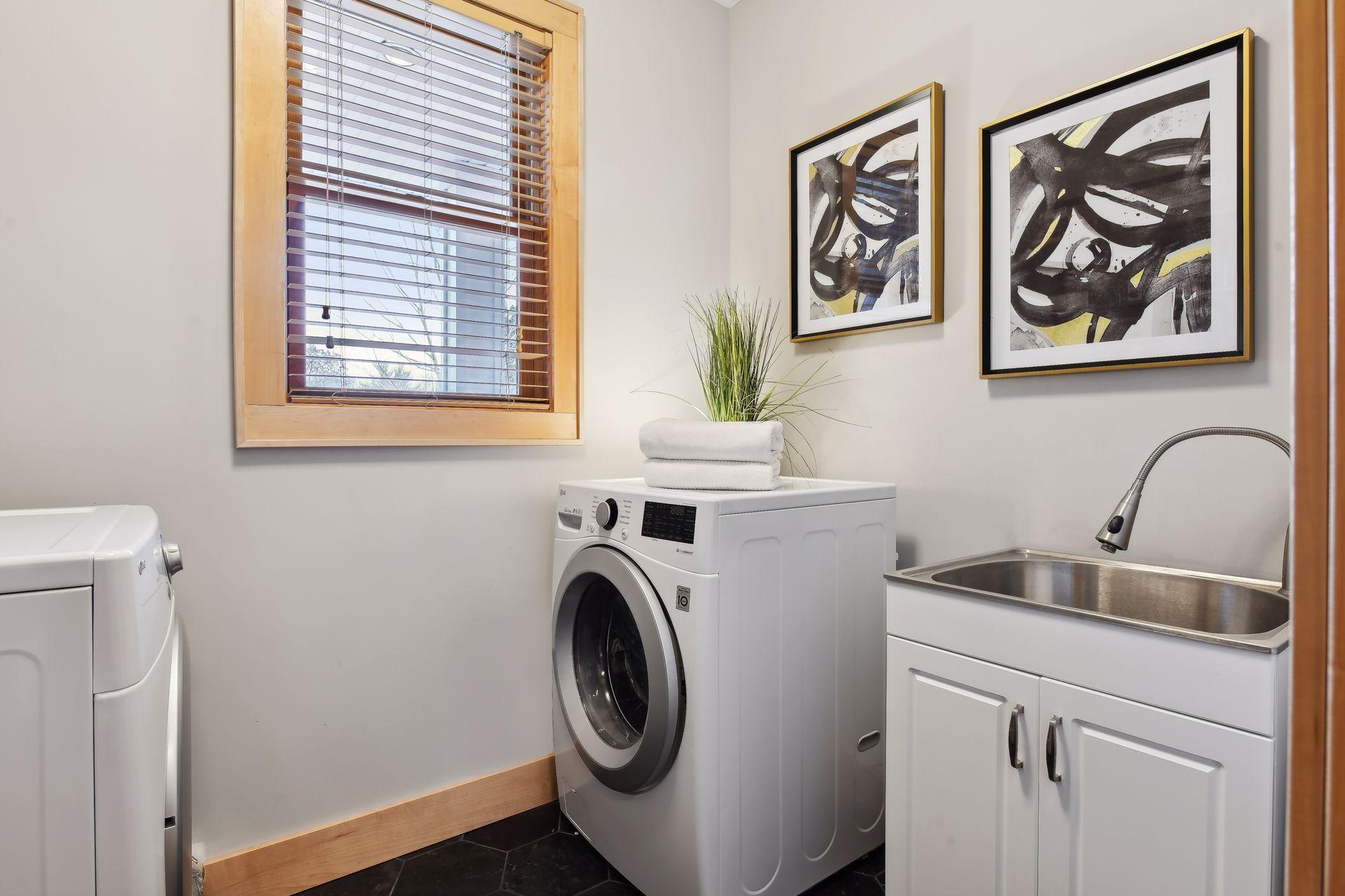 4152 Cleveland Street NE