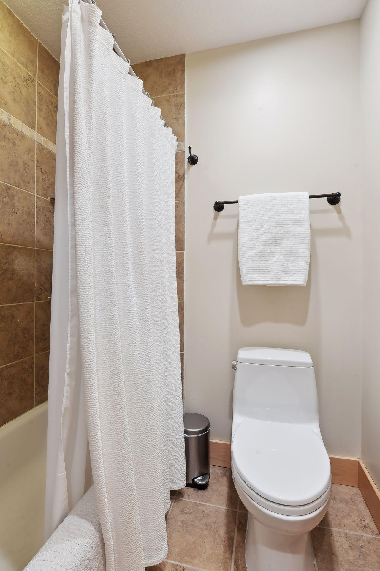 4152 Cleveland Street NE