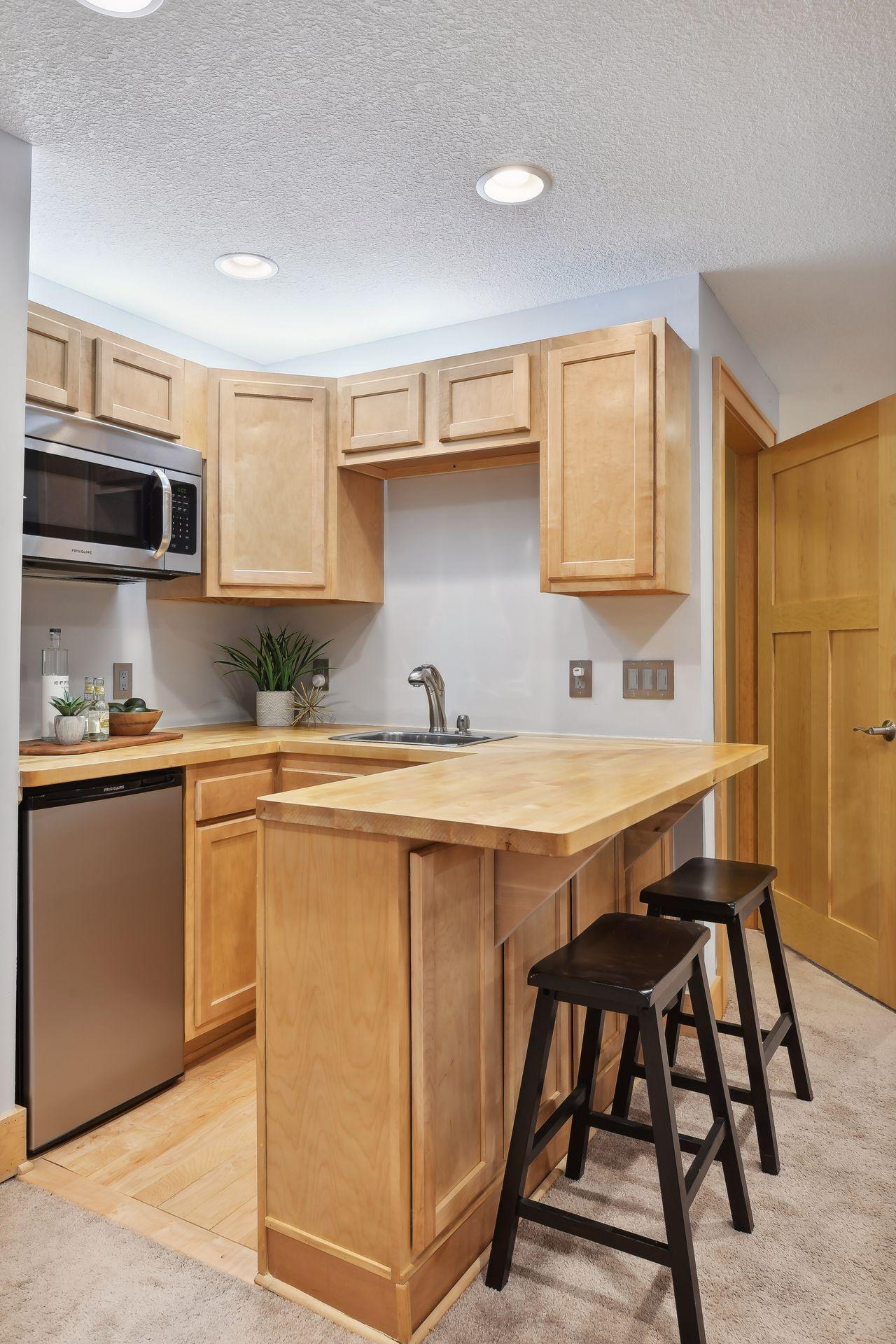 4152 Cleveland Street NE