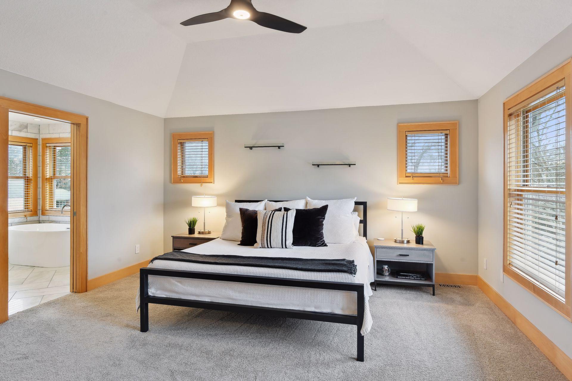 4152 Cleveland Street NE