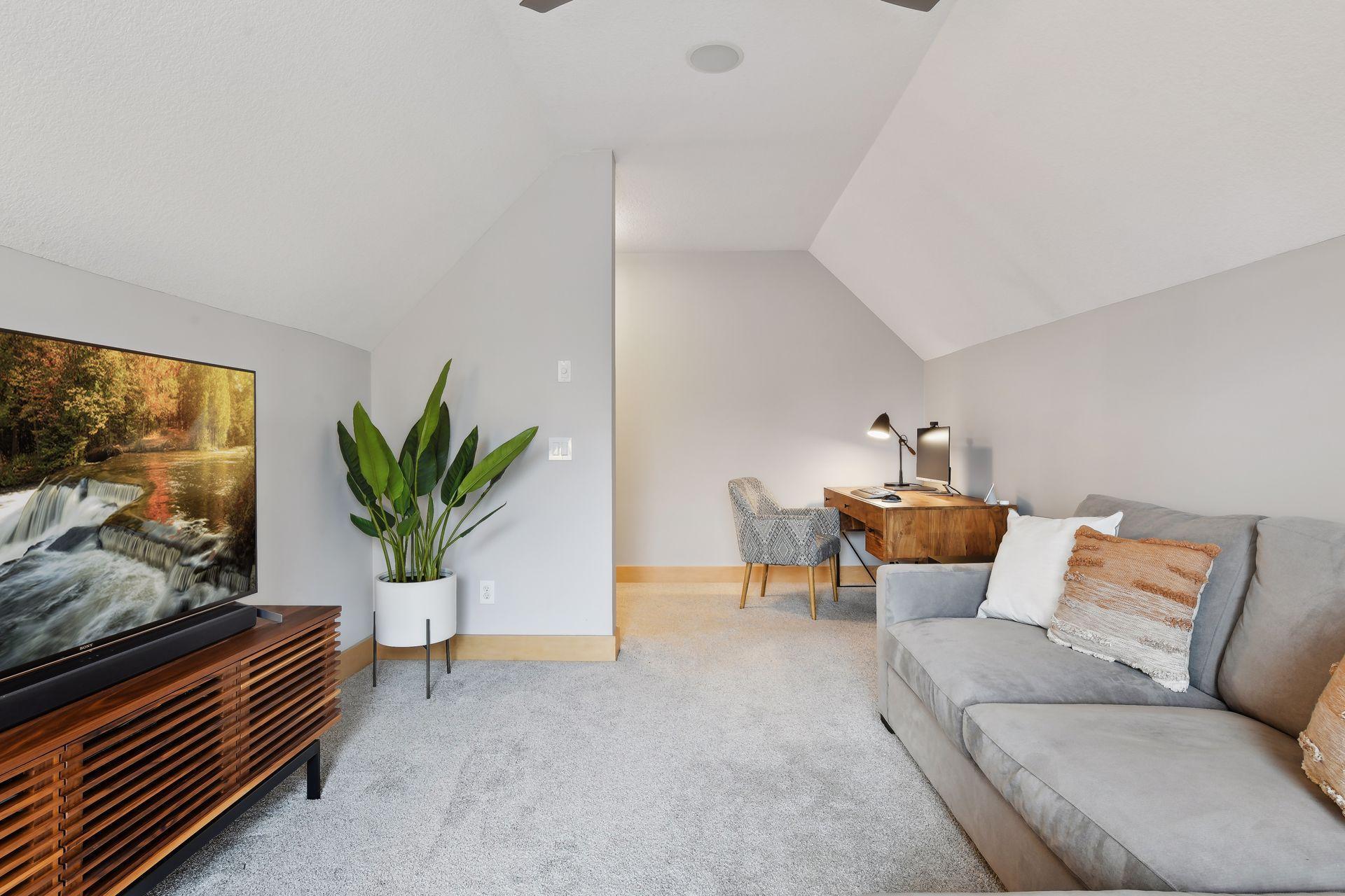 4152 Cleveland Street NE