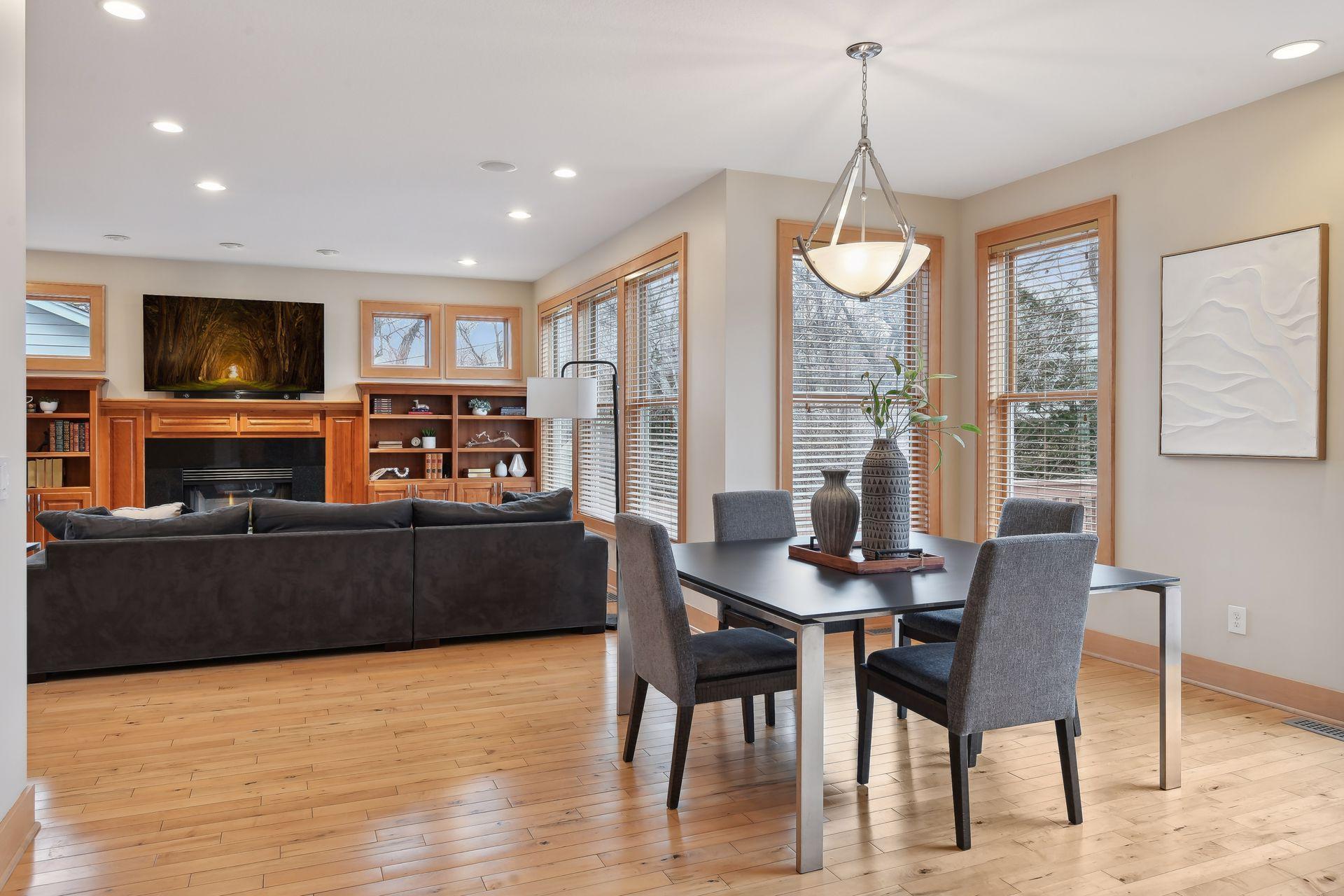 4152 Cleveland Street NE