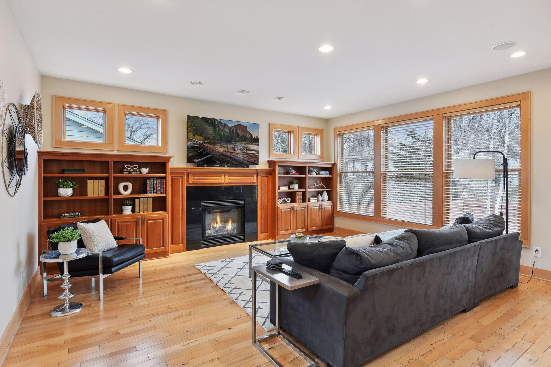 4152 Cleveland Street NE