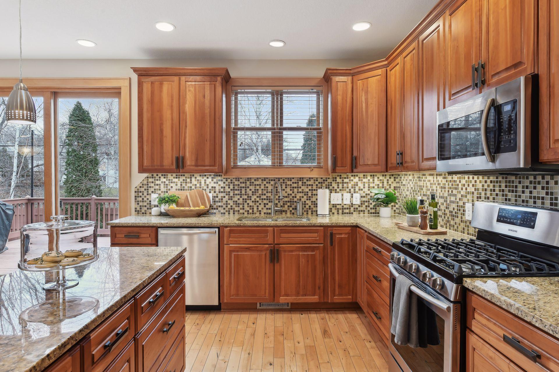 4152 Cleveland Street NE