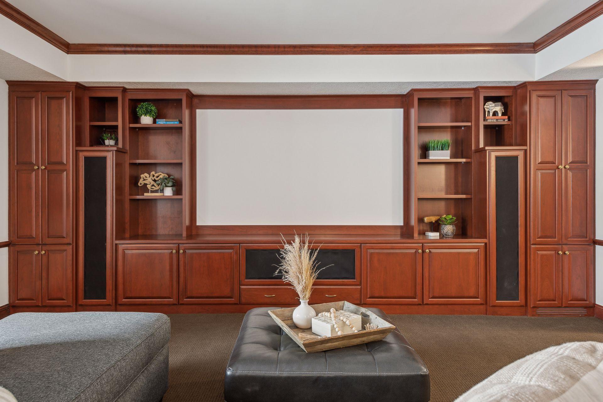 1485 Kingsview Lane N