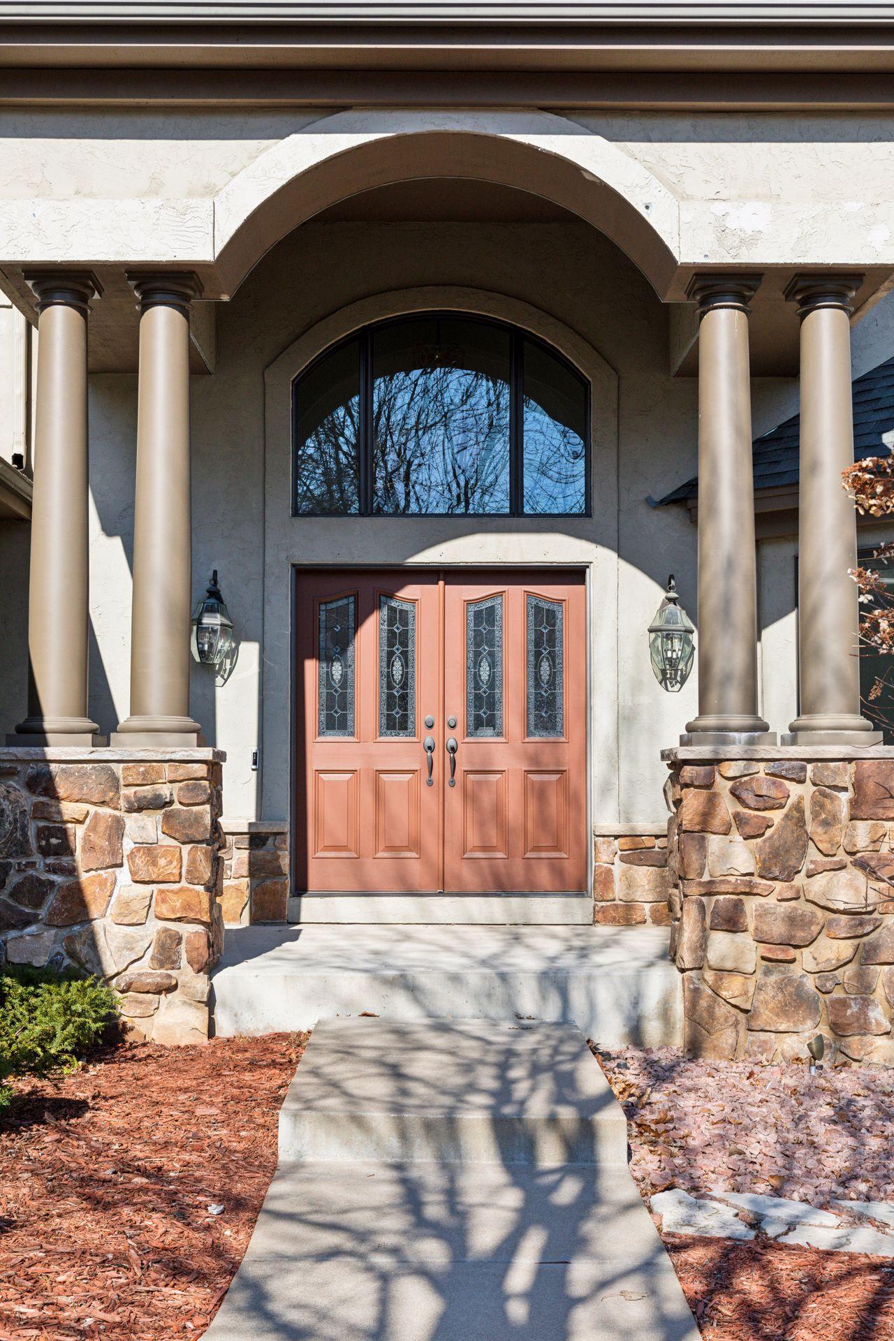 1485 Kingsview Lane N