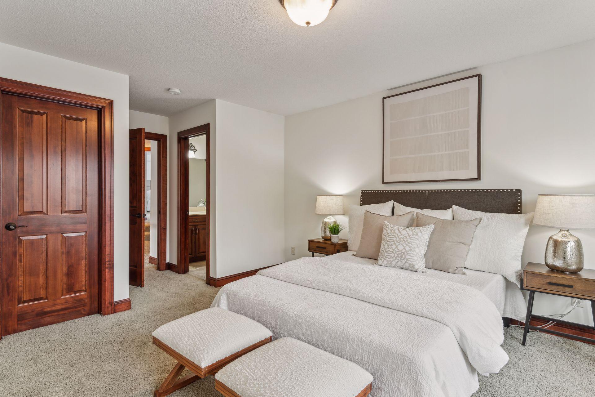 1485 Kingsview Lane N