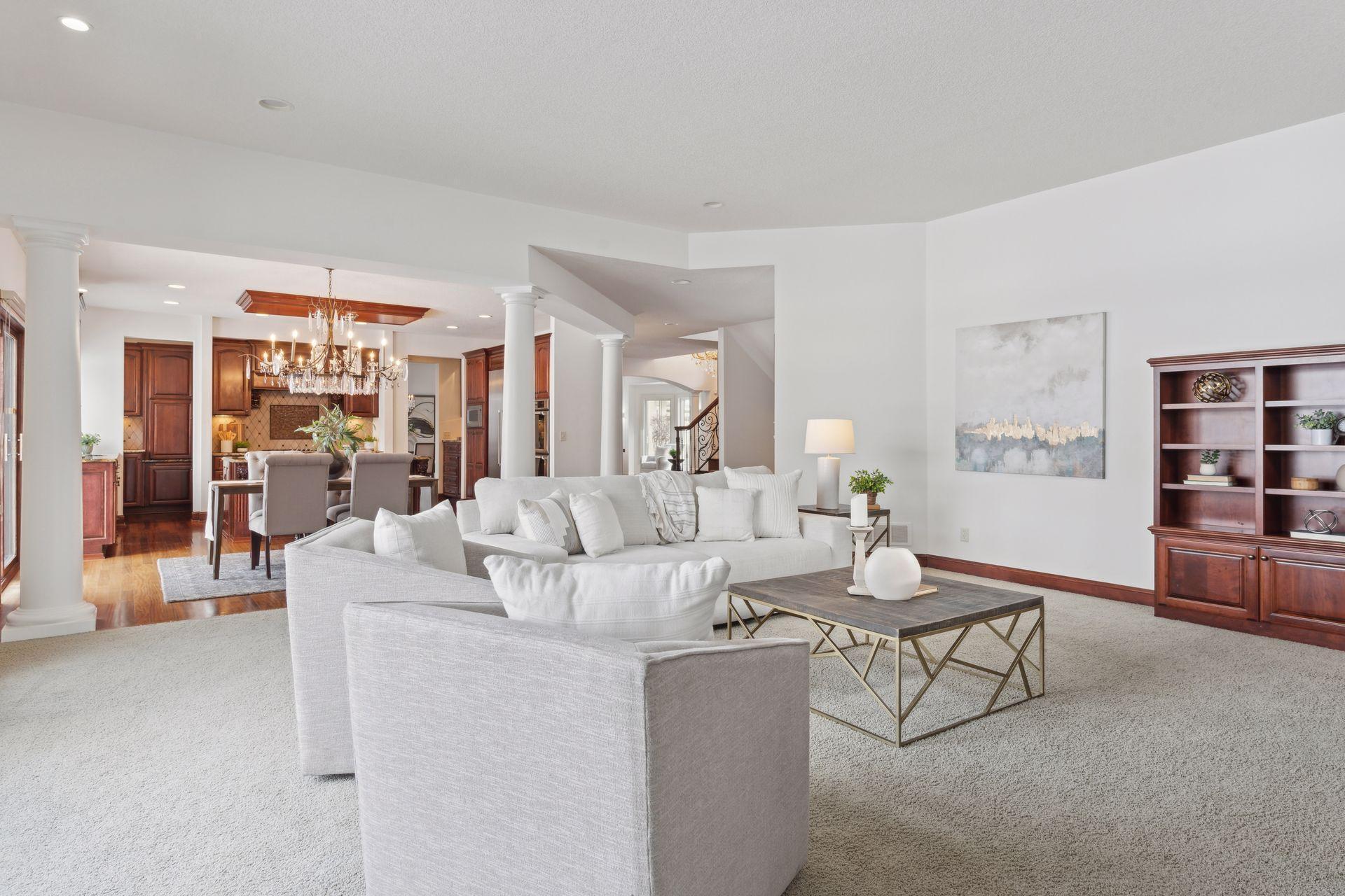 1485 Kingsview Lane N