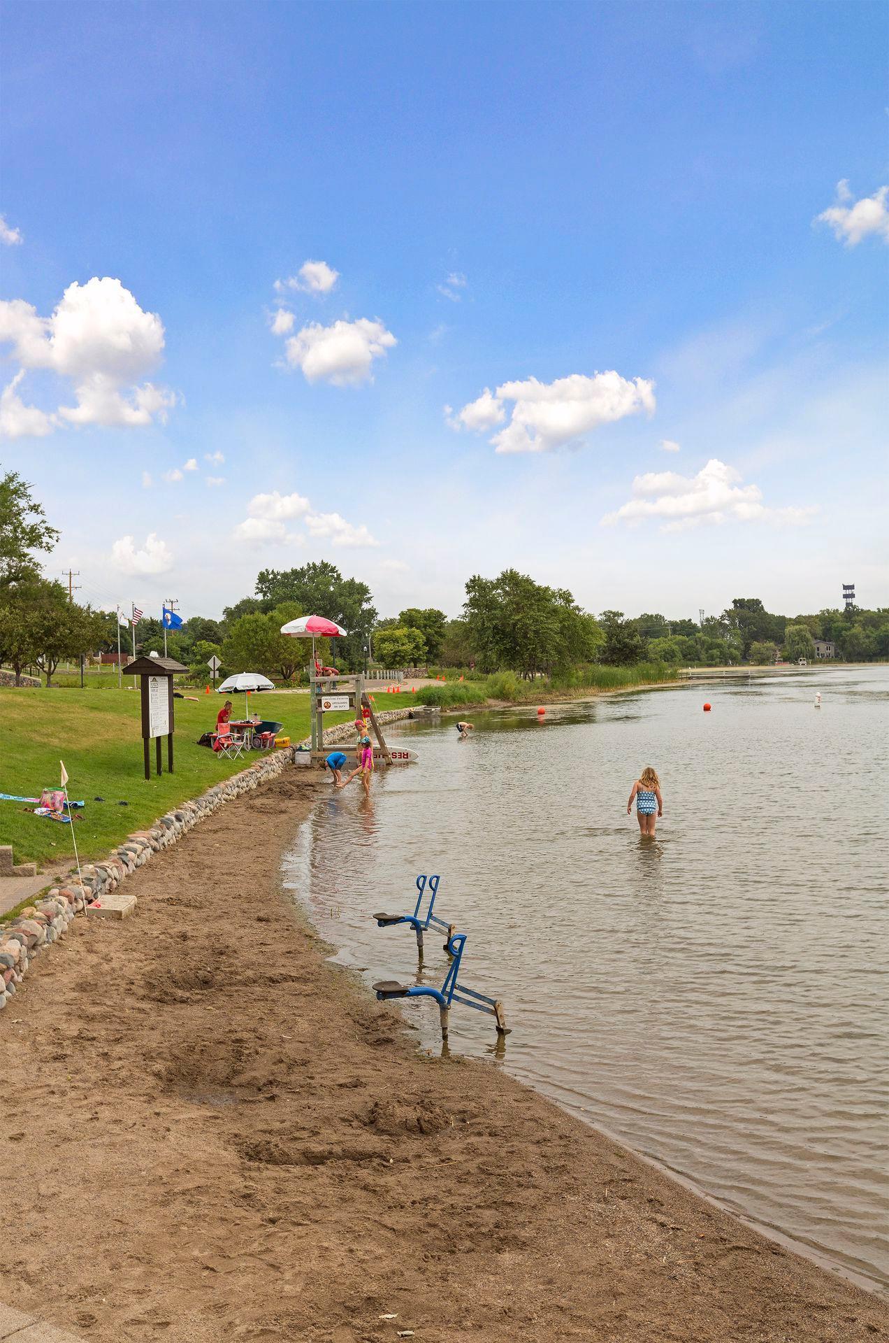 1485 Kingsview Lane N