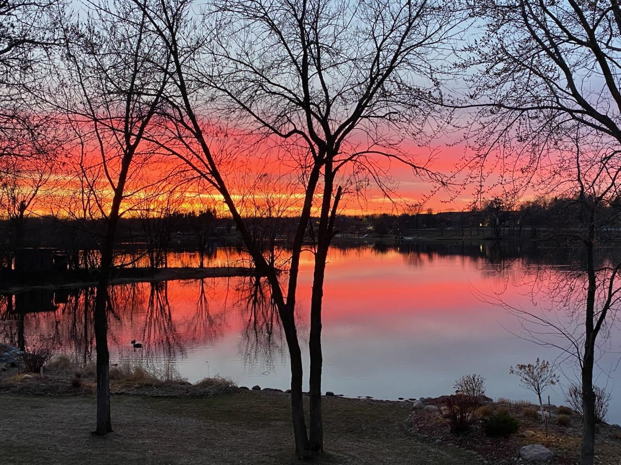 1485 Kingsview Lane N