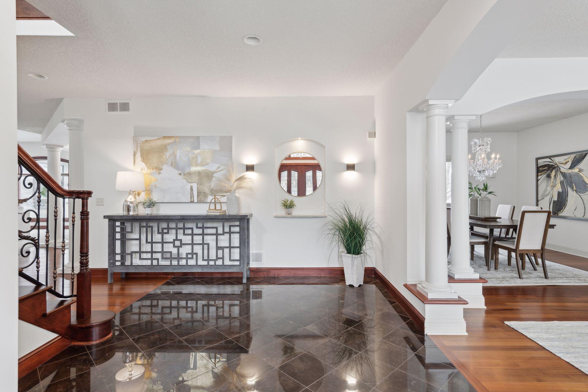 1485 Kingsview Lane N