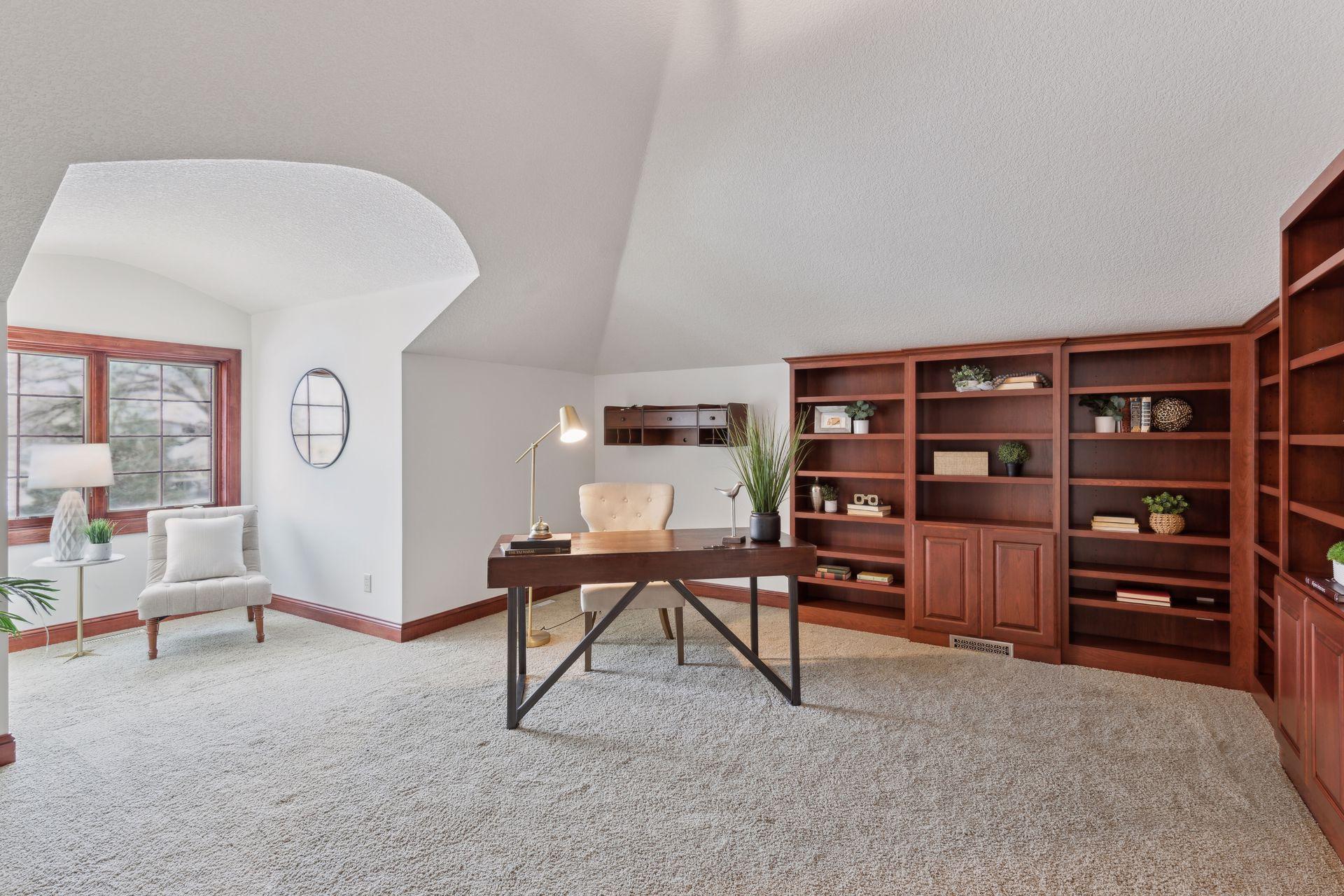 1485 Kingsview Lane N