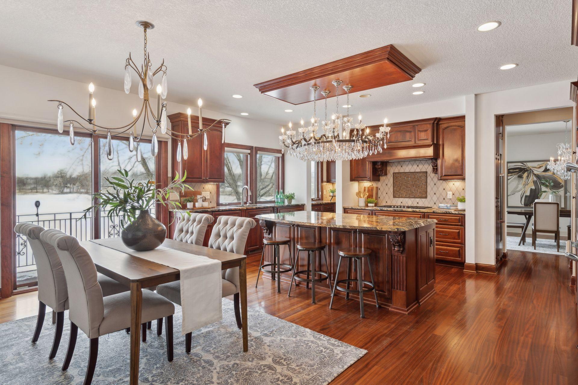 1485 Kingsview Lane N