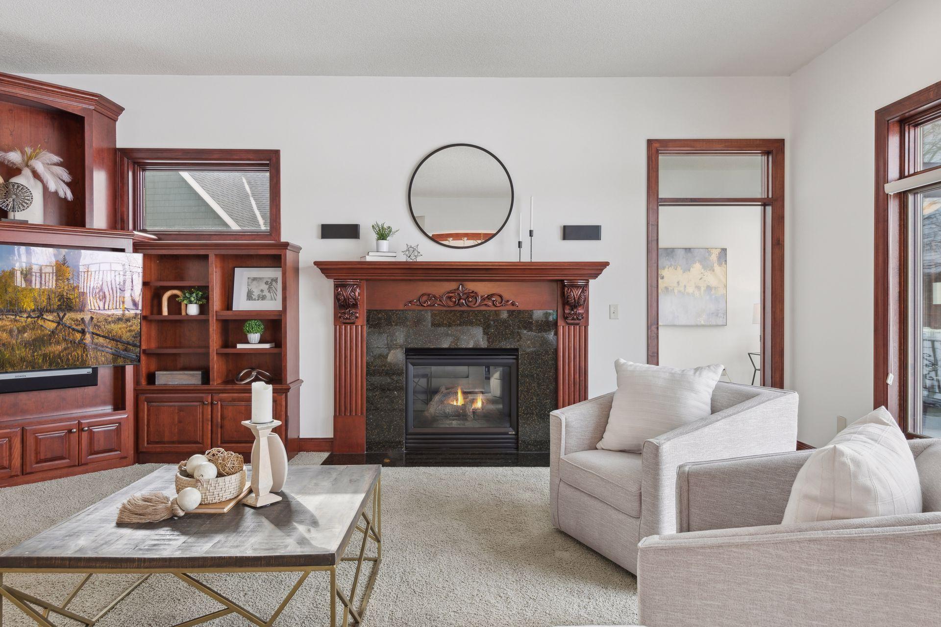 1485 Kingsview Lane N