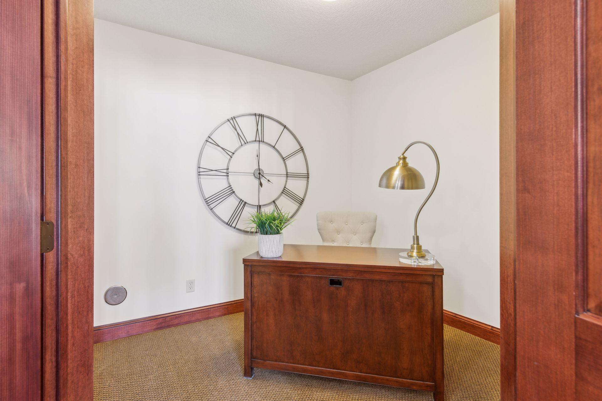 1485 Kingsview Lane N