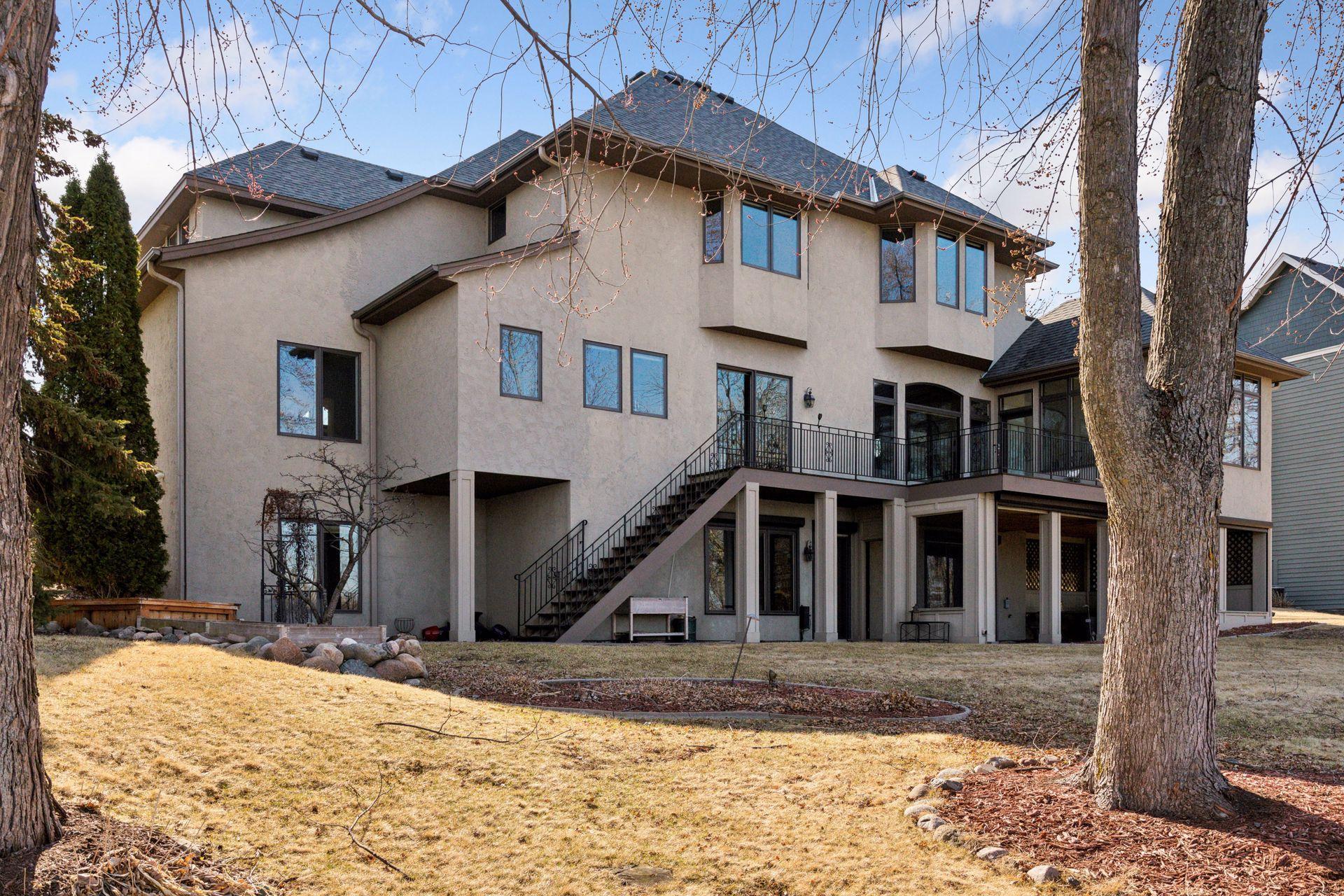 1485 Kingsview Lane N