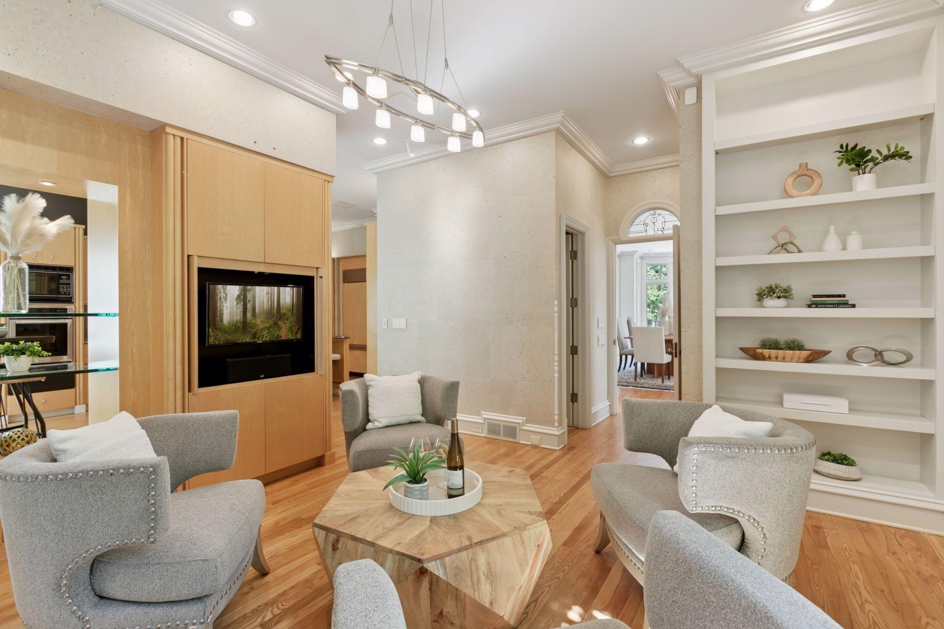 112 Groveland Terrace